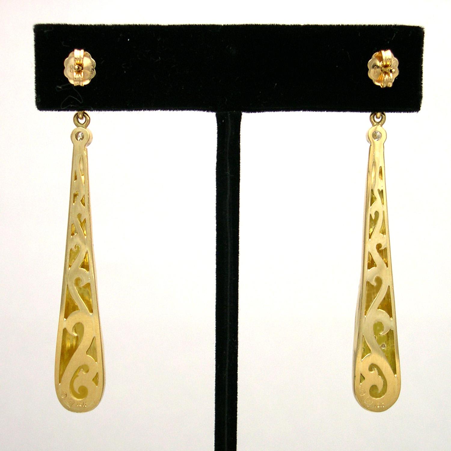 Round Cut Long Tear Drop Dangle Earrings in 18 Karat Yellow Gold with 0.25 Carat Diamonds For Sale