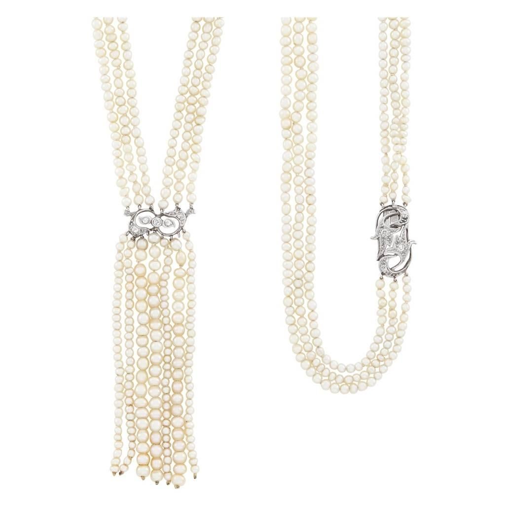 Langes dreistrangiges Perlen-, Platin-, Gold- und Diamant- Fransen-Sautoir im Angebot