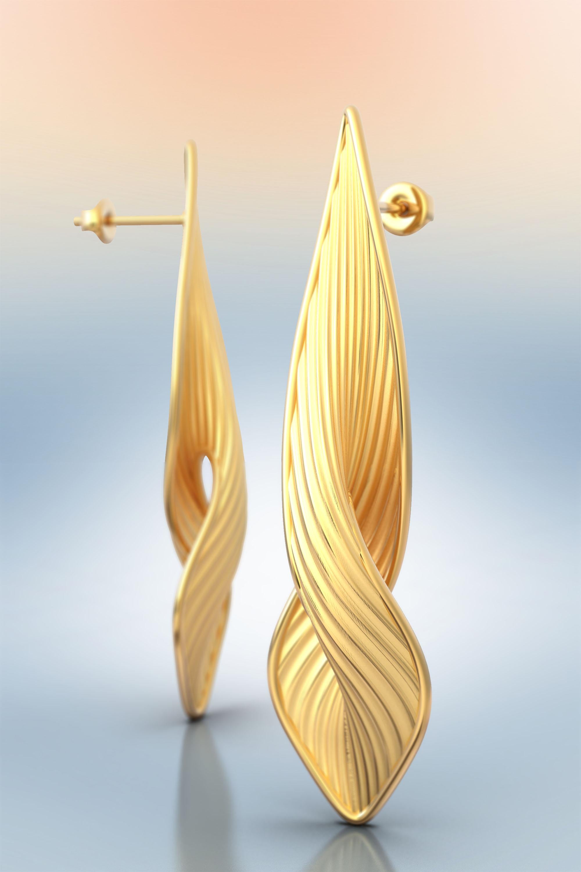 Contemporary Long Twisted Earrings in 18k Solid Gold Italian Fine Jewelry Made in, Italy For Sale