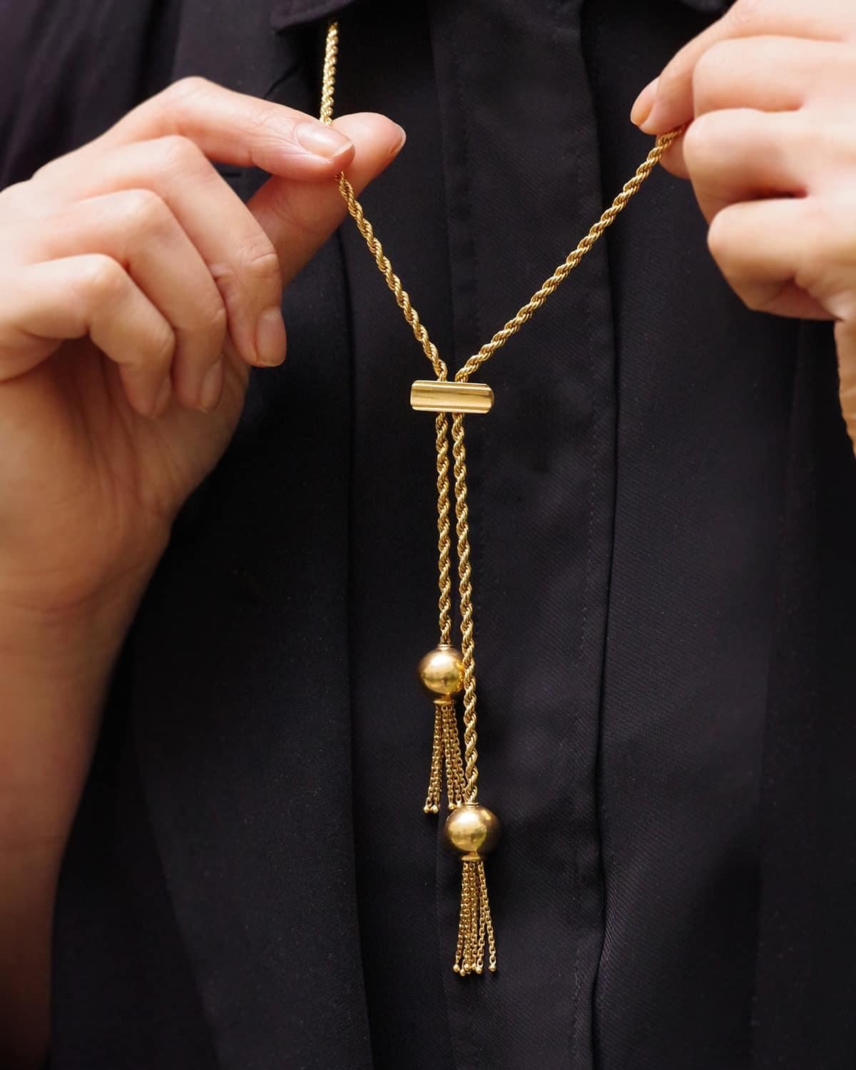 Contemporary Long twisted necklace with ball tassels in 18k solid gold, Italian vintage jewel For Sale