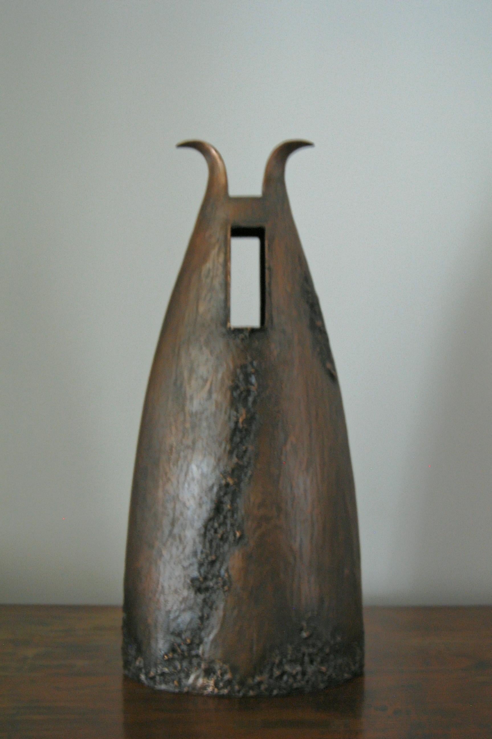 Long vase in dark bronze by FAKASAKA Design
Dimensions: W 19 x D 12 x H 41.5 cm
Materials: Dark bronze.
 
