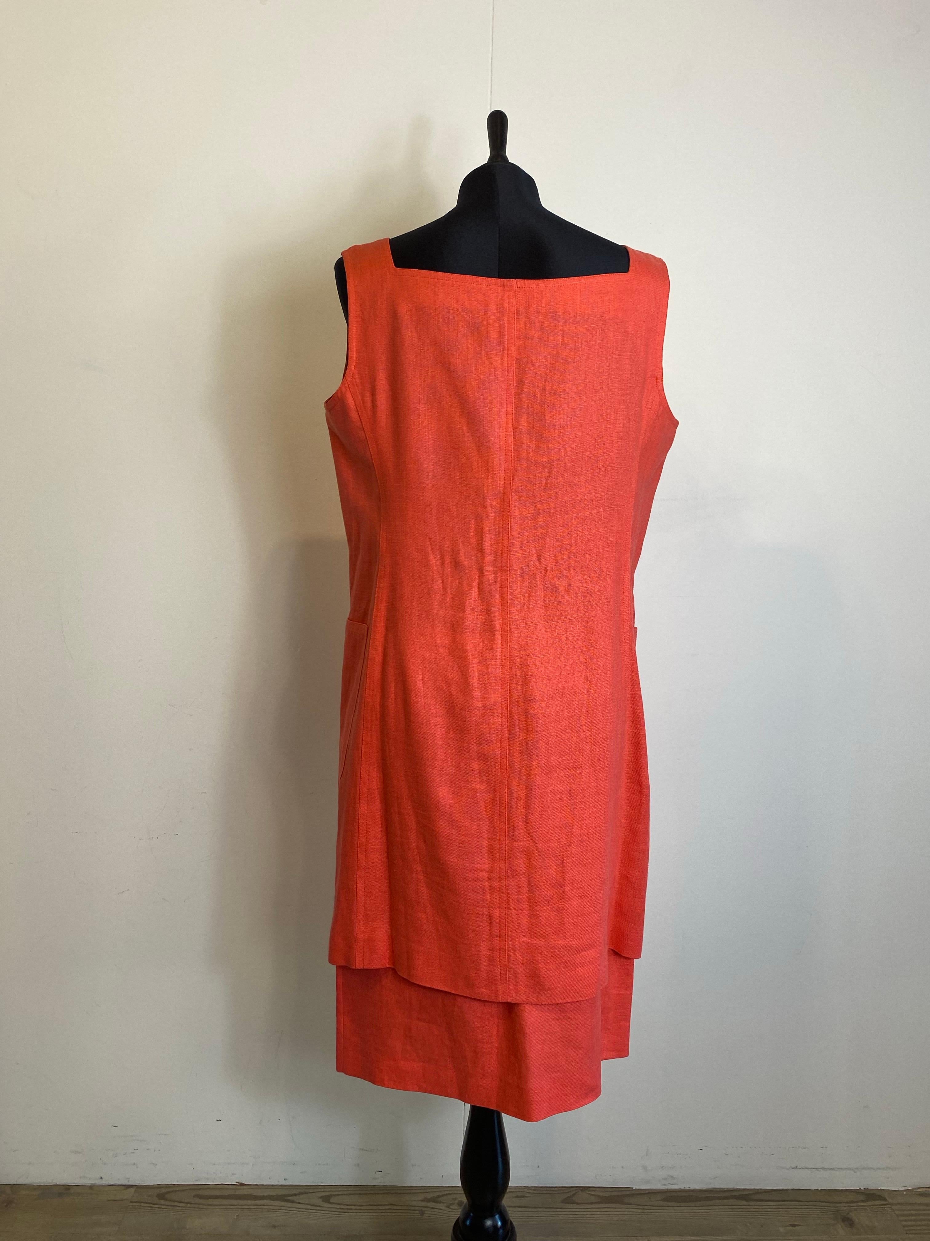Long vest and Valentino skirt. en venta 1