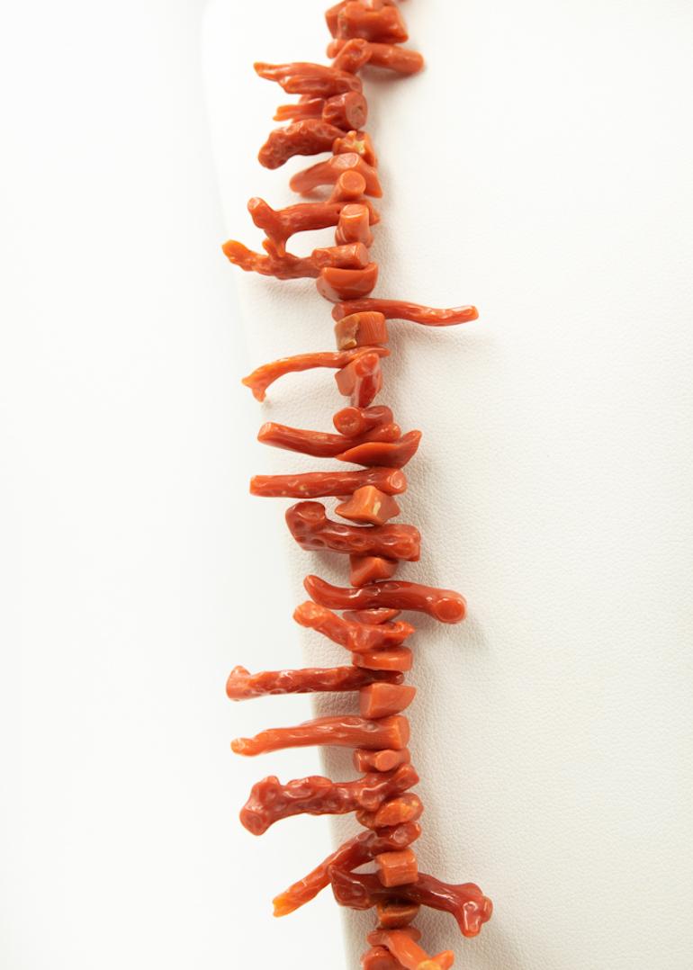 Beautiful branch coral necklace measuring 28 3/4