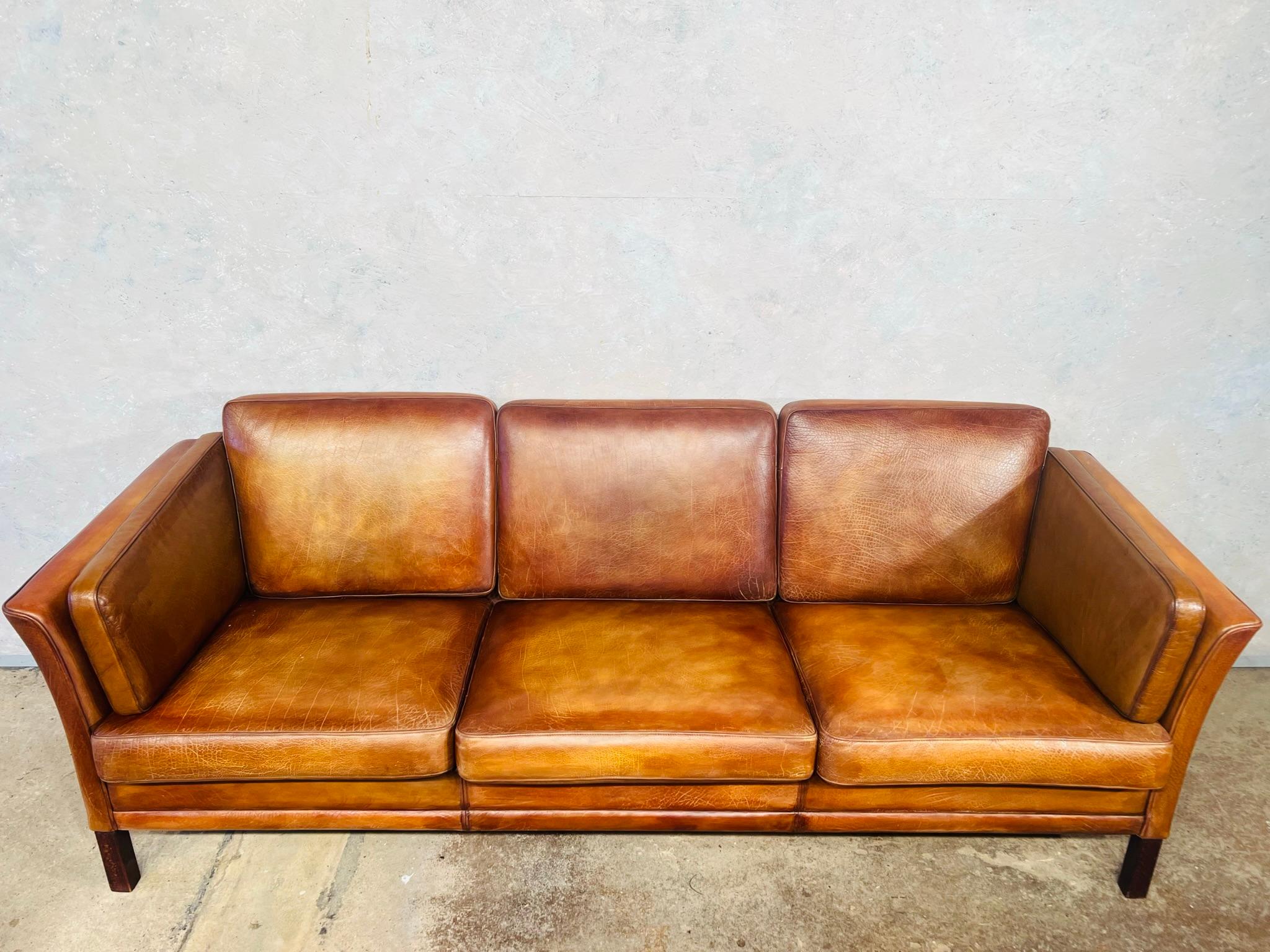 Long Vintage Hans Mogensen 70s Patinated Light Tan 3 Seater Leather Sofa #650 In Good Condition In Lewes, GB