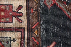 Long Vintage Handgewebter Orientteppich, rot-blauer Teppich