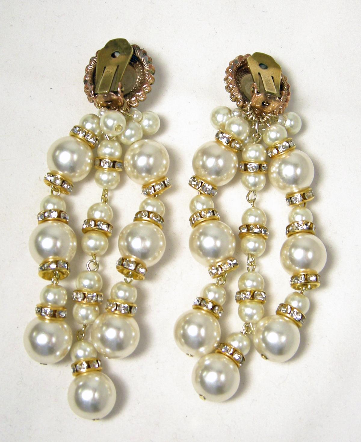 Long Vintage Signed DeMario Faux Pearl Dangling Earrings In Excellent Condition For Sale In New York, NY