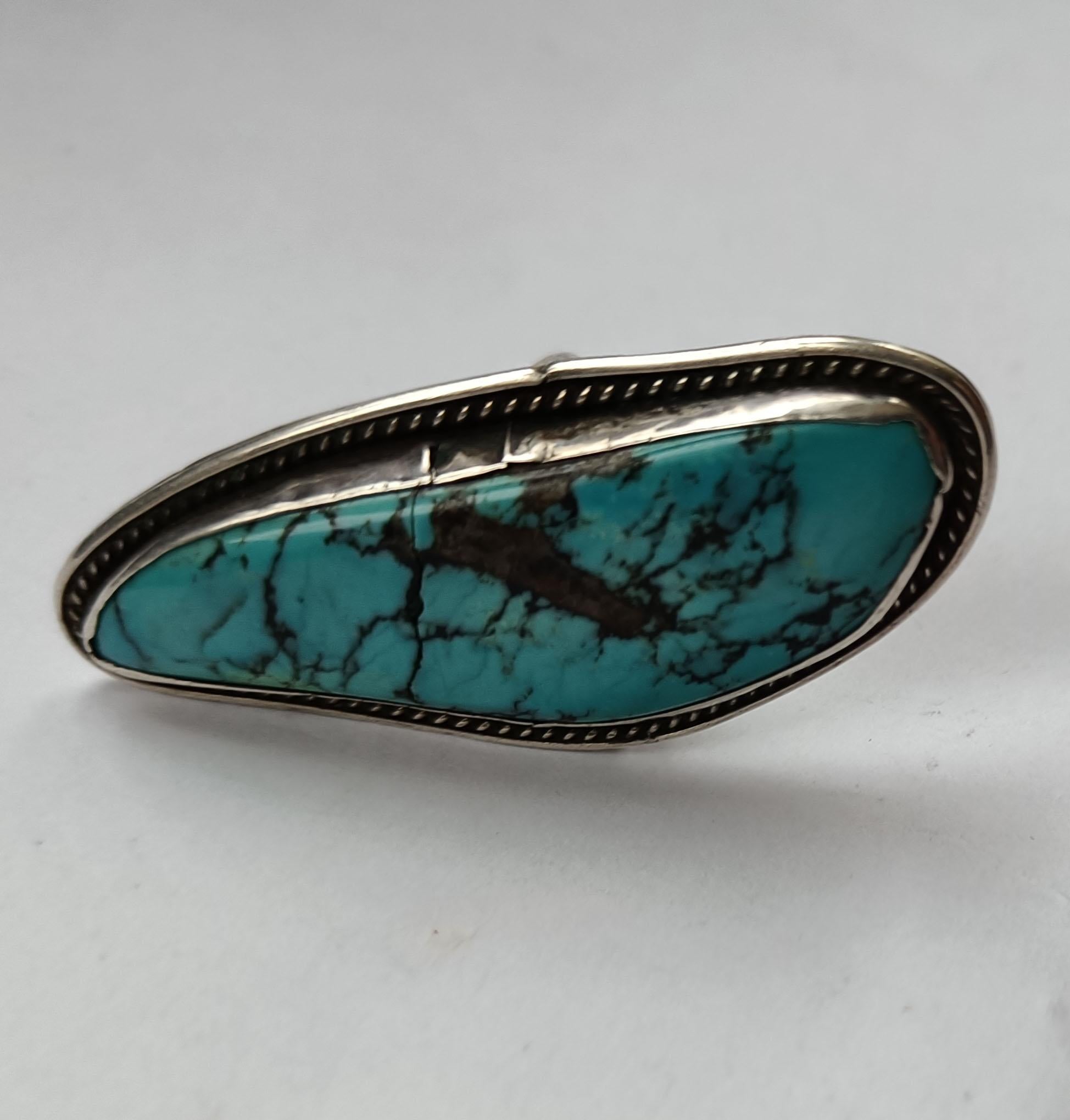 Hand-Crafted Long Vintage South West Native American Silver Turquoise ring Navajo For Sale