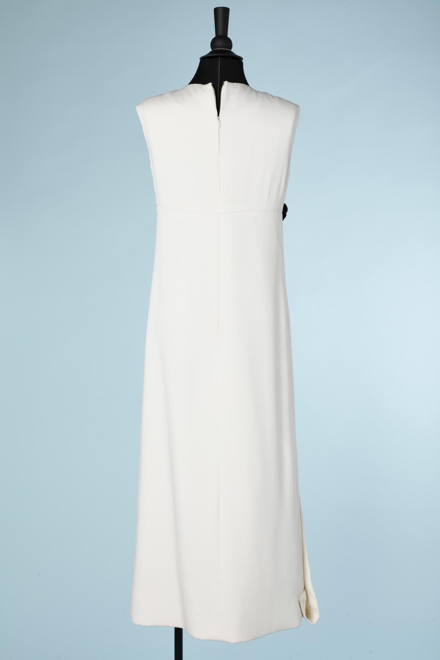 Women's Long white evening dress with brown flower brooch Pierre Cardin Paris New-York
