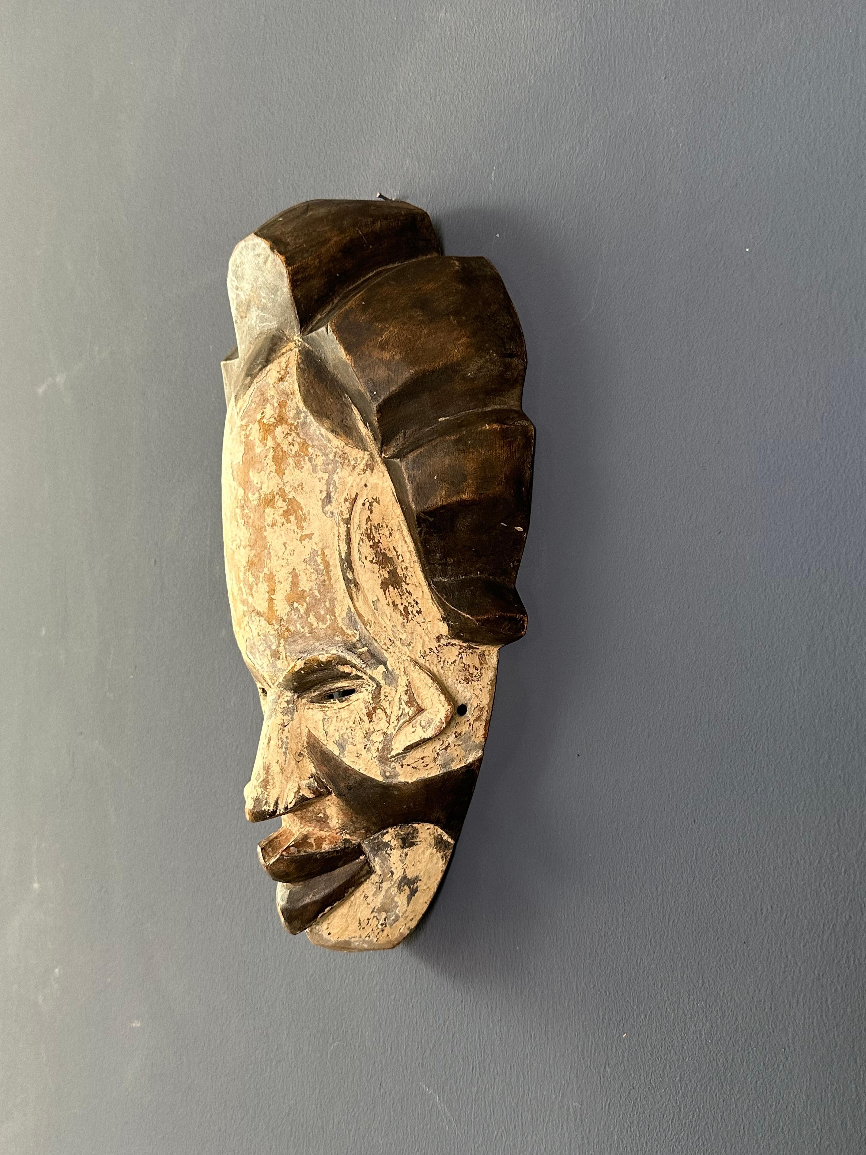 Lange weiße Maske (19. Jahrhundert) im Angebot