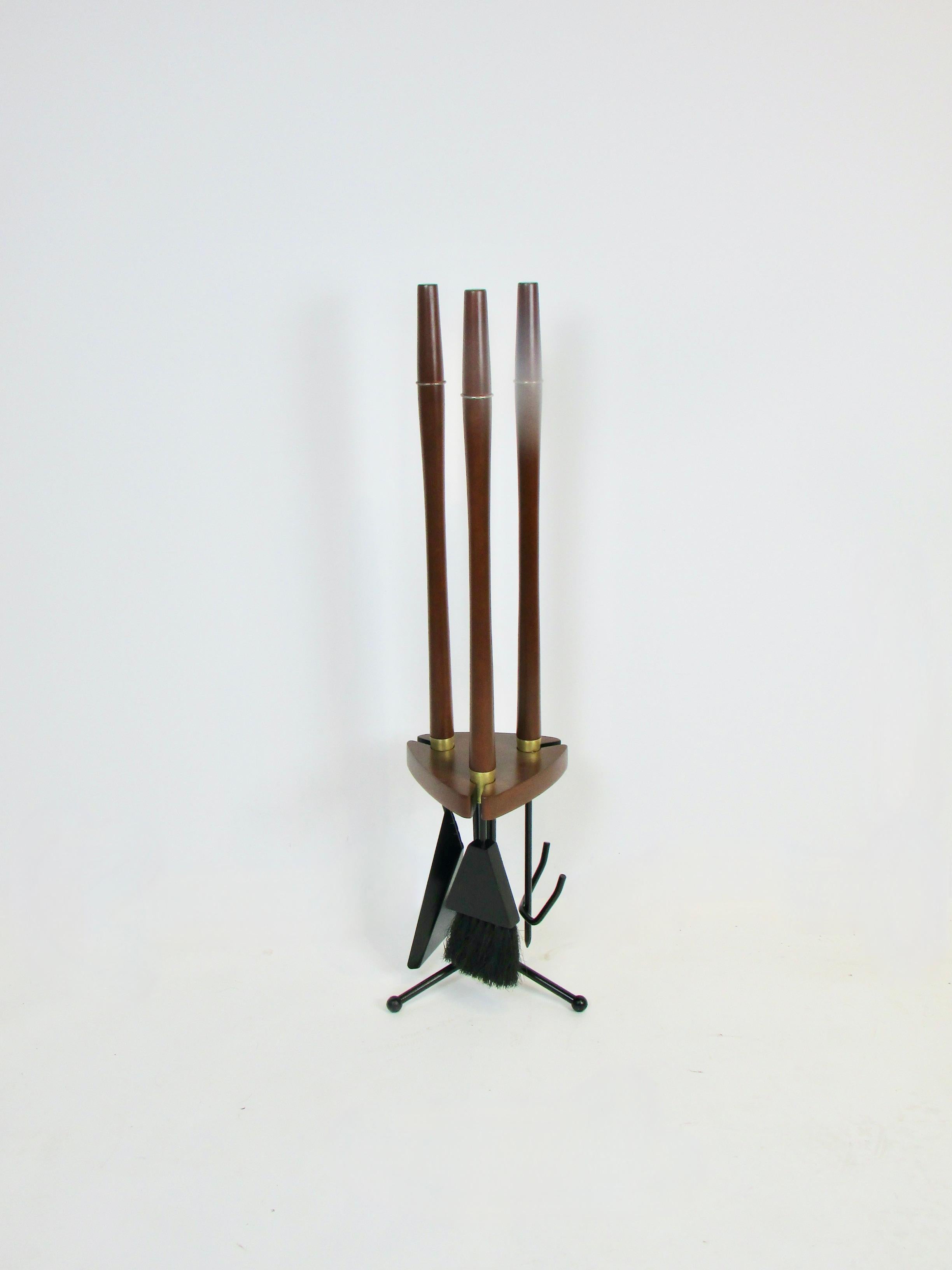Long Wood Handle Modernist Fire Tools in Stand In Good Condition For Sale In Ferndale, MI
