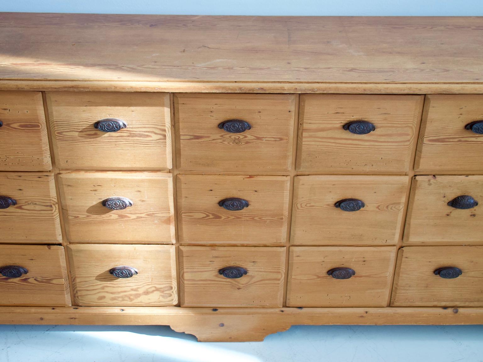 Long Wooden Chest of Drawers / Store Counter In Fair Condition In Madrid, ES
