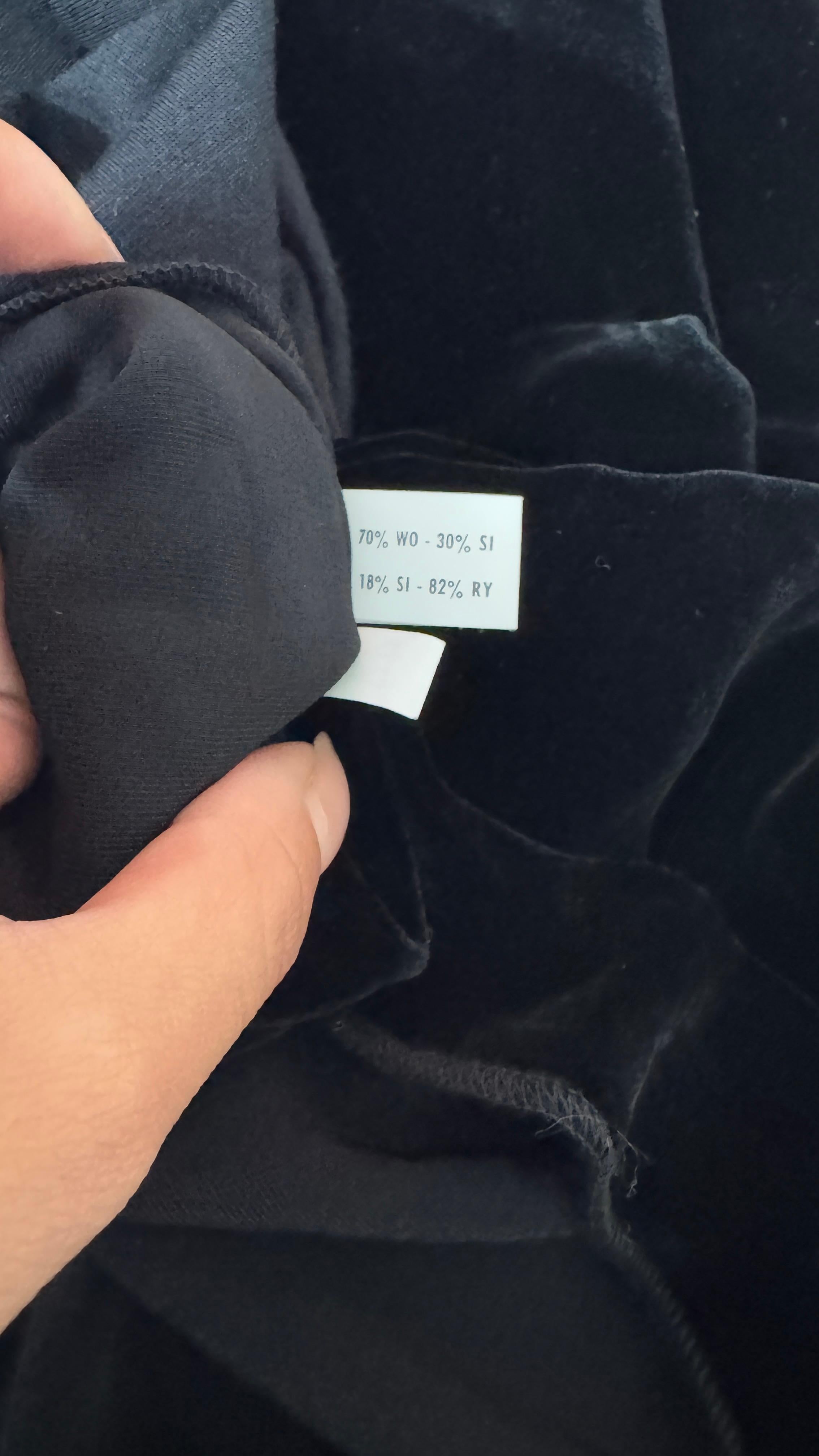 Langes Kleid aus Wolle und Samt von Marina Sinibaldi Benatti - Italienischer Minimalismus im Zustand „Gut“ im Angebot in Milano, IT