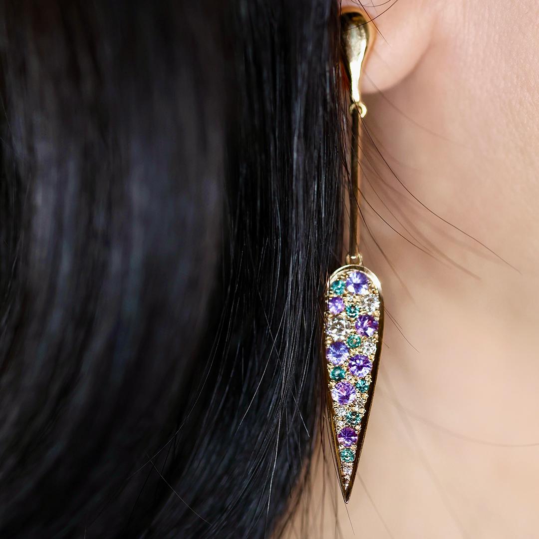 Or jaune long  Alexandrite à couleurs changeantes  Saphir violet Diamant  Boucles d'oreilles en vente 6