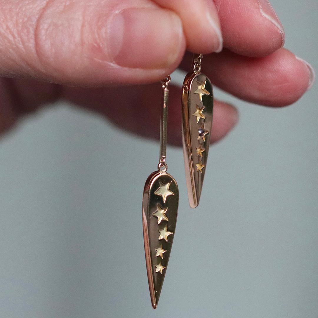 Taille brillant Or jaune long  Alexandrite à couleurs changeantes  Saphir violet Diamant  Boucles d'oreilles en vente