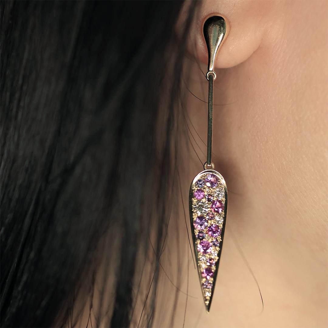 Or jaune long  Alexandrite à couleurs changeantes  Saphir violet Diamant  Boucles d'oreilles en vente 1