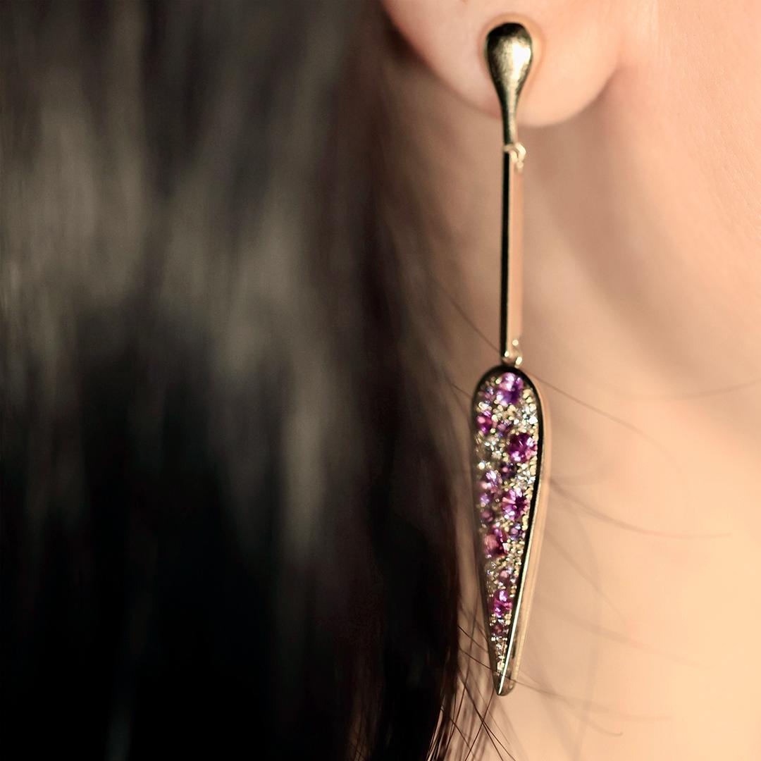 Or jaune long  Alexandrite à couleurs changeantes  Saphir violet Diamant  Boucles d'oreilles en vente 3