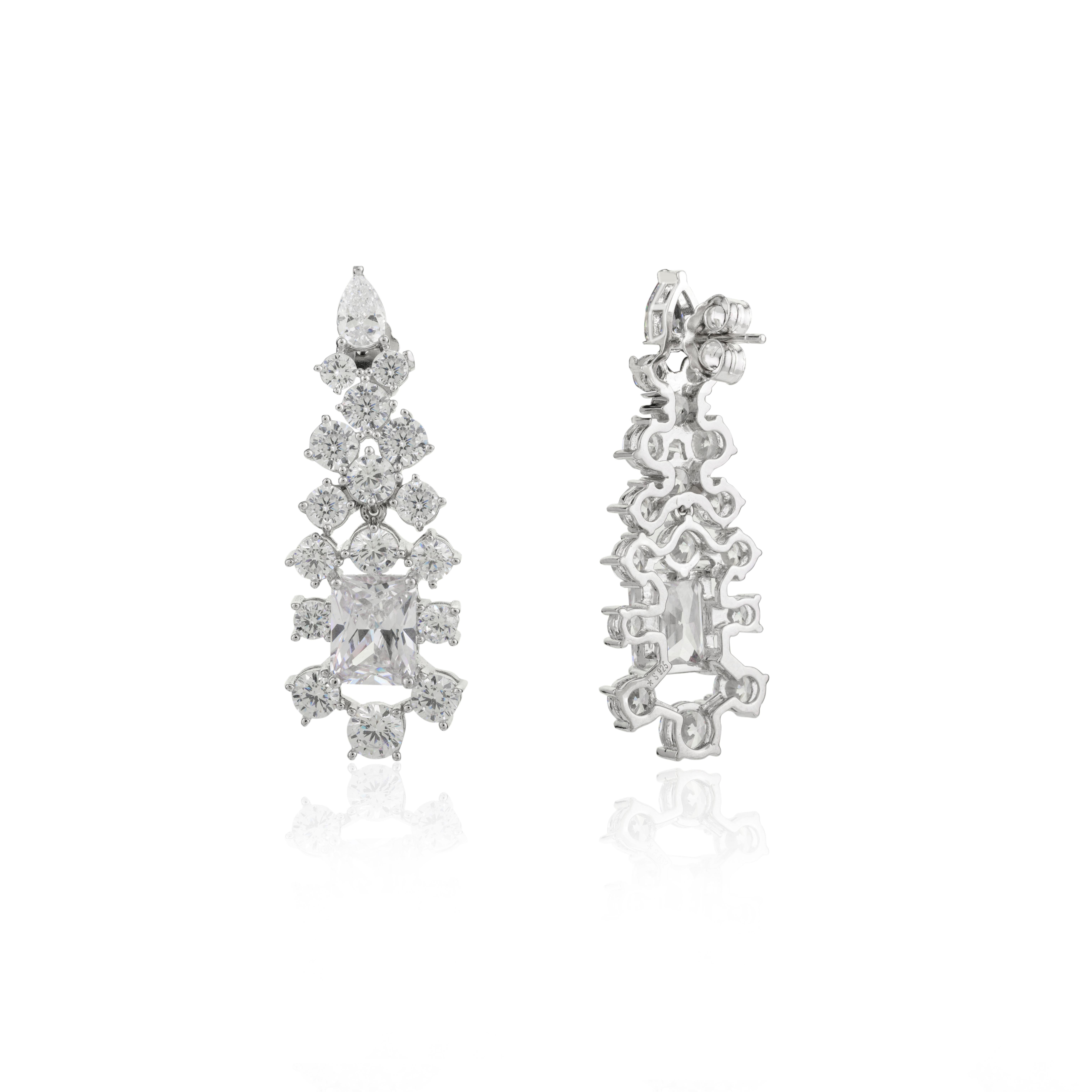 Long Zircon Partywear Dangle Earrings in 925 Sterling Silver for Engagement In New Condition For Sale In New York, NY