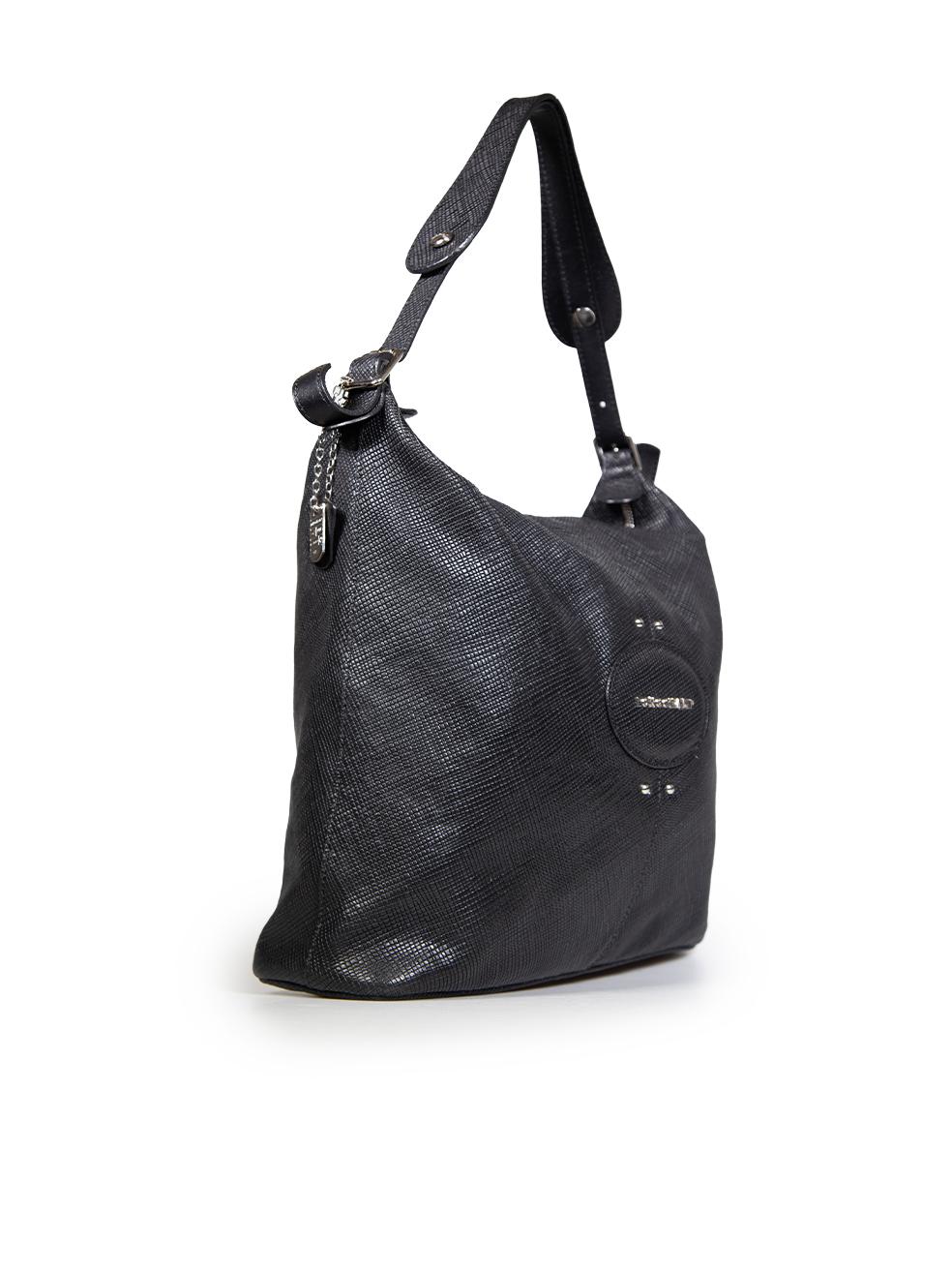 L'ÉTAT est très bon. L'usure minimale du sac est évidente. Usure minimale aux coins inférieurs avec abrasions et marque de décoloration à la base sur cet article de revente de designer Longchamp d'occasion.
 
 
 
 Détails
 
 
 Modèle : Le Foulonne
