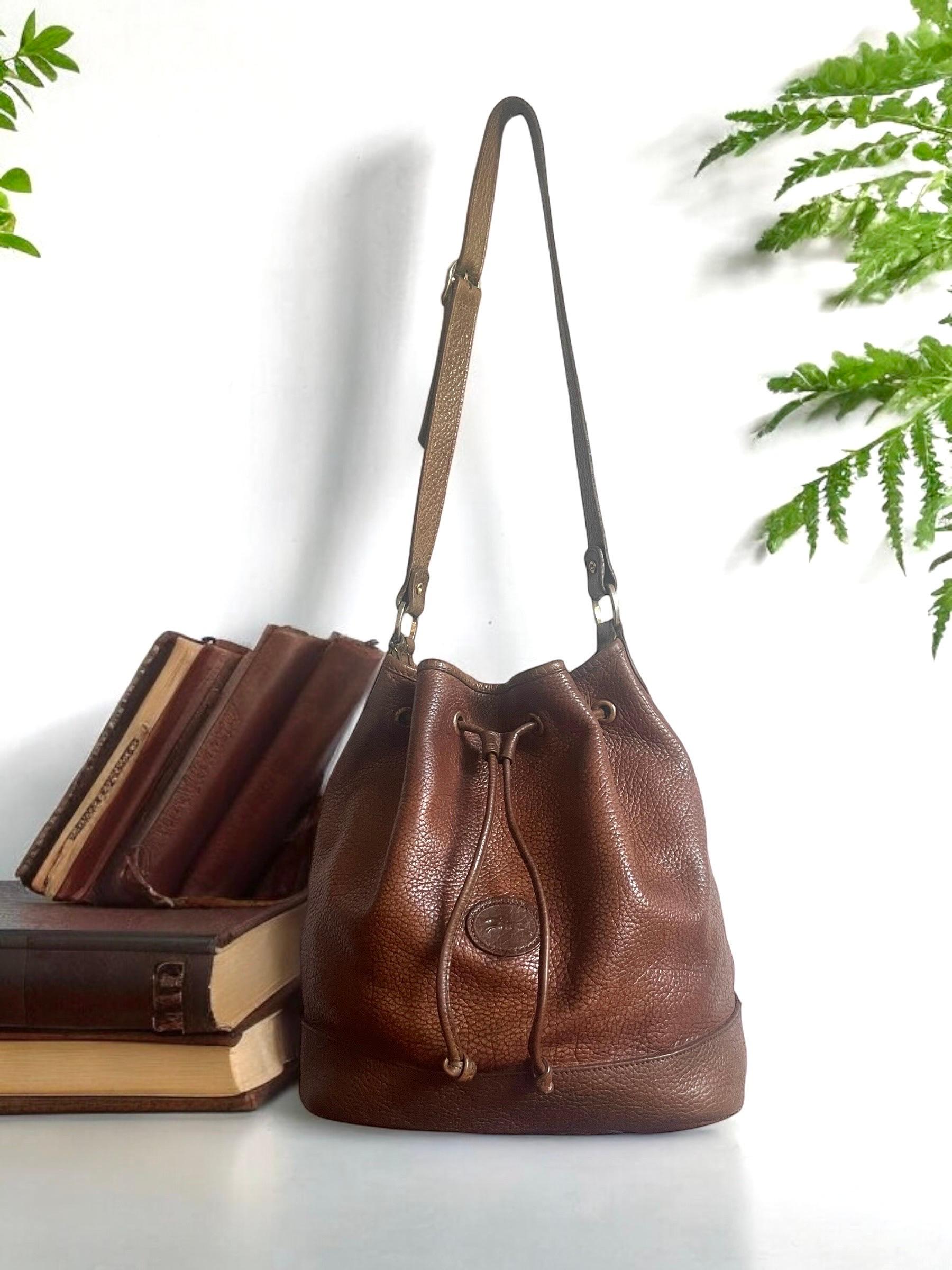 Longchamp Brown Grained Leather Bucket Shoulder Bag - France Vintage - Fashion For Sale 10