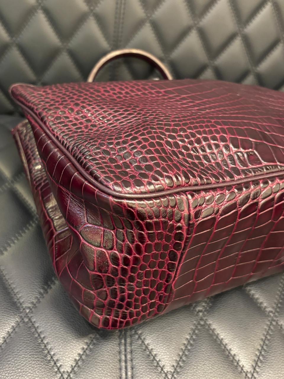 Longchamps Tote Roseau in rilievo in coccodrillo borgogna in vendita 5