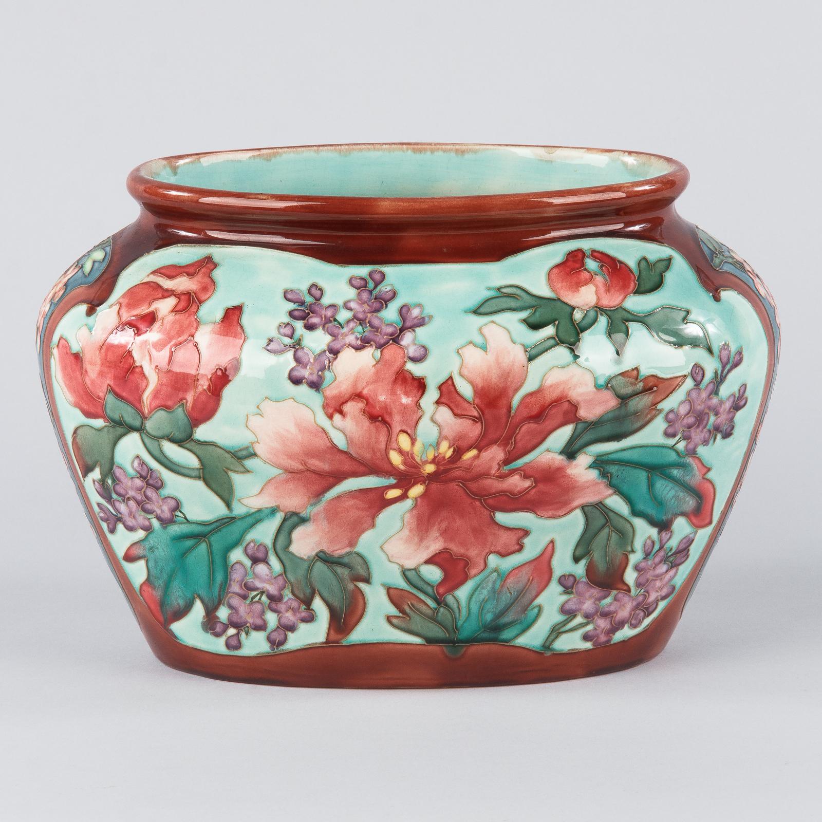 Majolica Longchamp Ceramic Three-Vase Garniture, France, Early 1900s