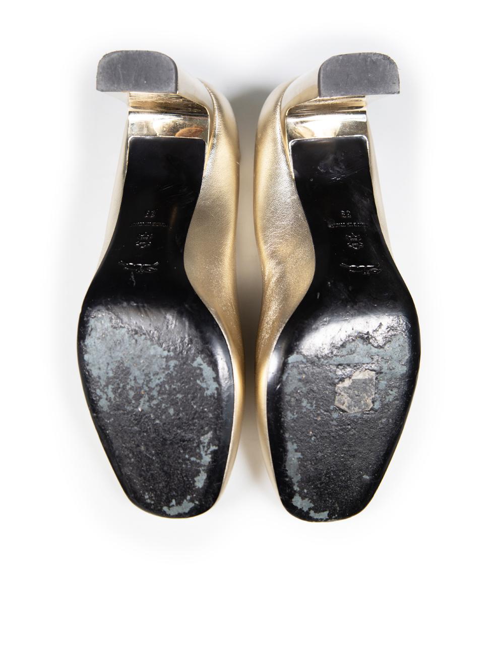 Longchamps Pumps con cinturino alla caviglia in pelle oro taglia IT 39 In condizioni buone a London, GB