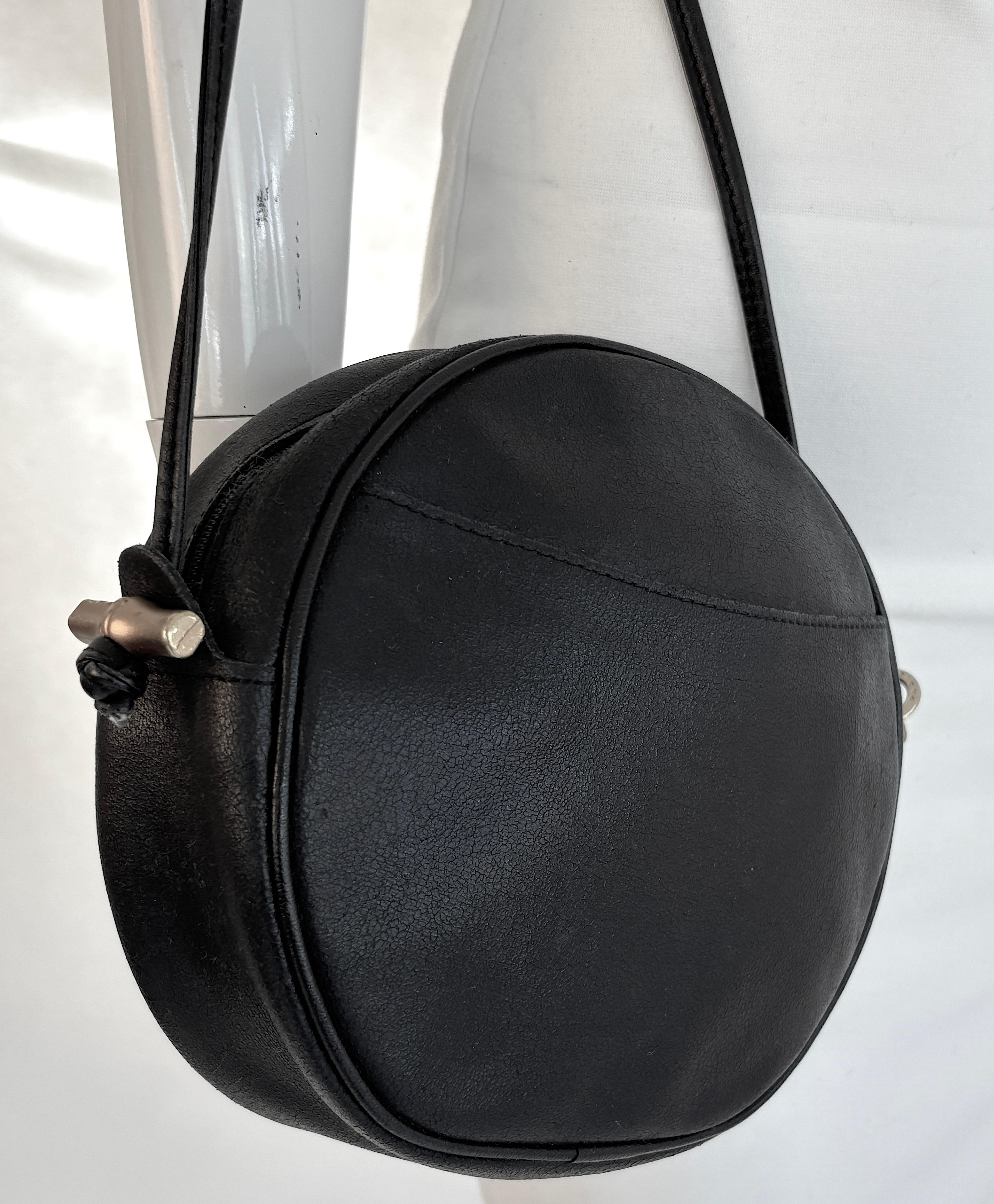 Longchamp Leder-Schulterhandtasche Made in France im Angebot 9