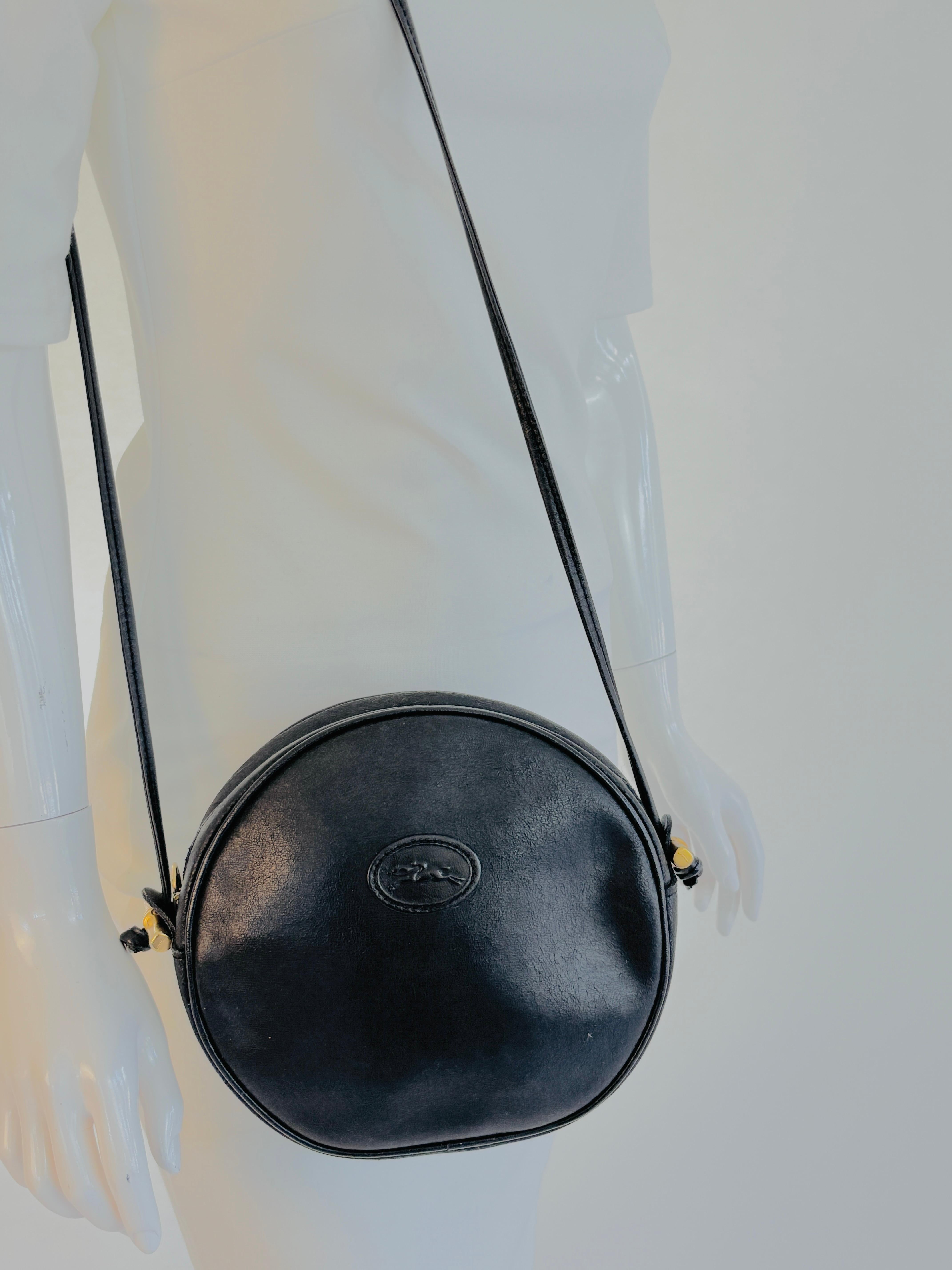 Longchamp Leder-Schulterhandtasche Made in France (Grau) im Angebot