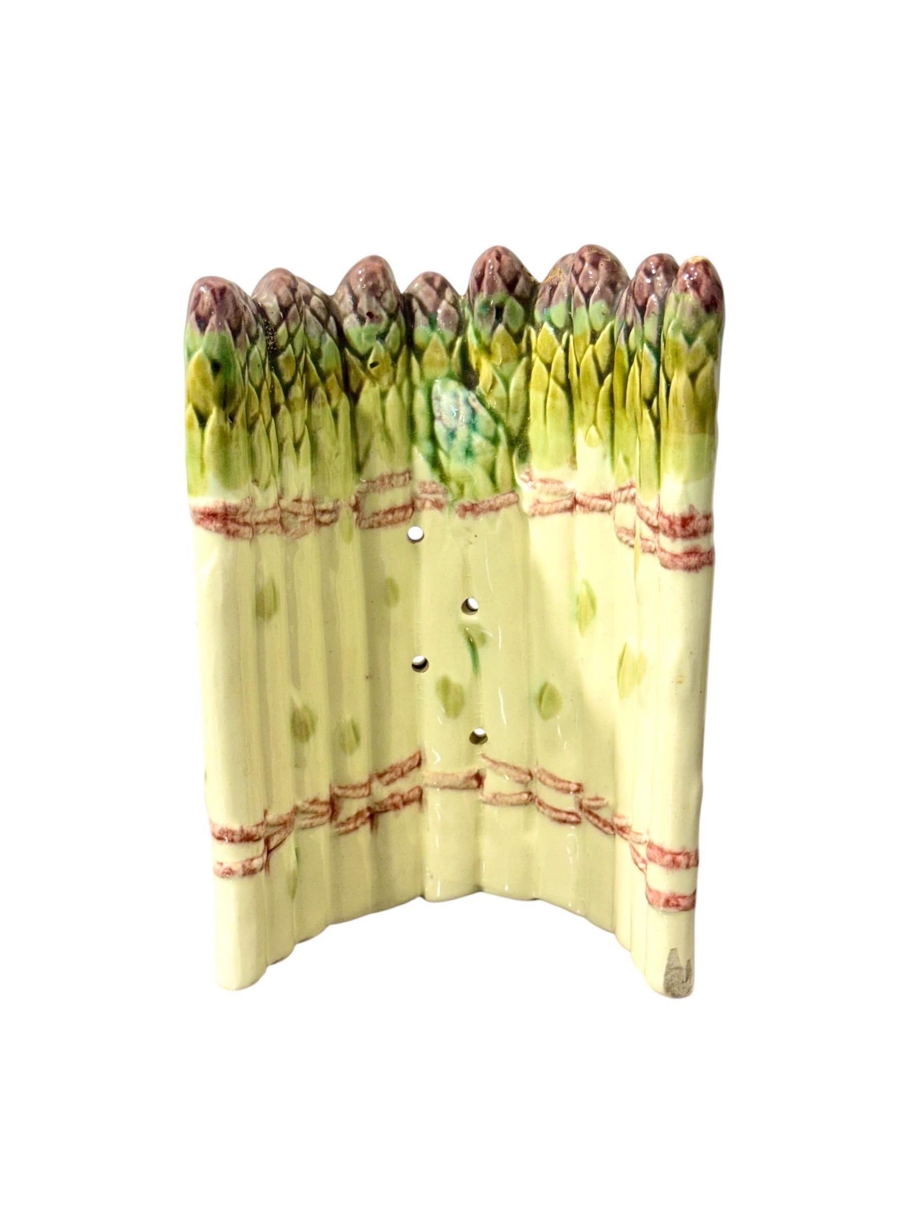 Français Serveur à asperges avec égouttoir en majolique de Longchamp, fin du 19e siècle en vente