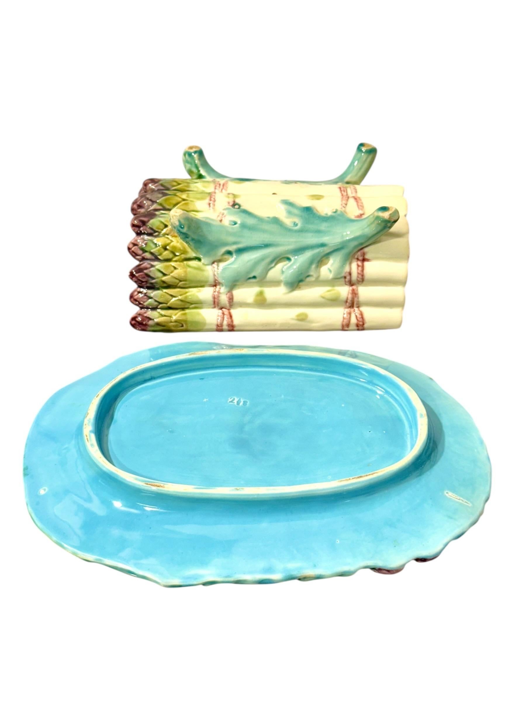 Émaillé Serveur à asperges avec égouttoir en majolique de Longchamp, fin du 19e siècle en vente