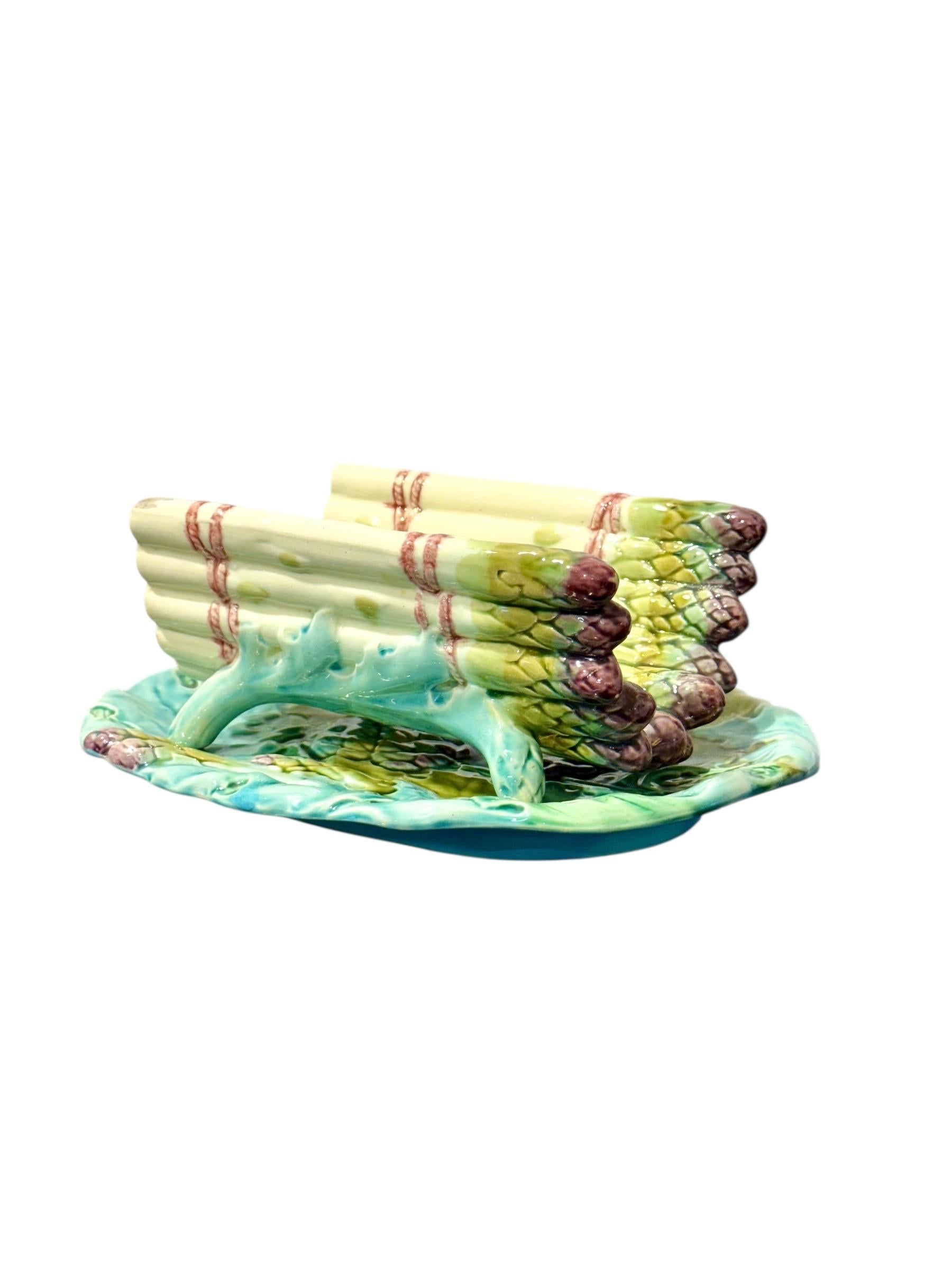 XIXe siècle Serveur à asperges avec égouttoir en majolique de Longchamp, fin du 19e siècle en vente