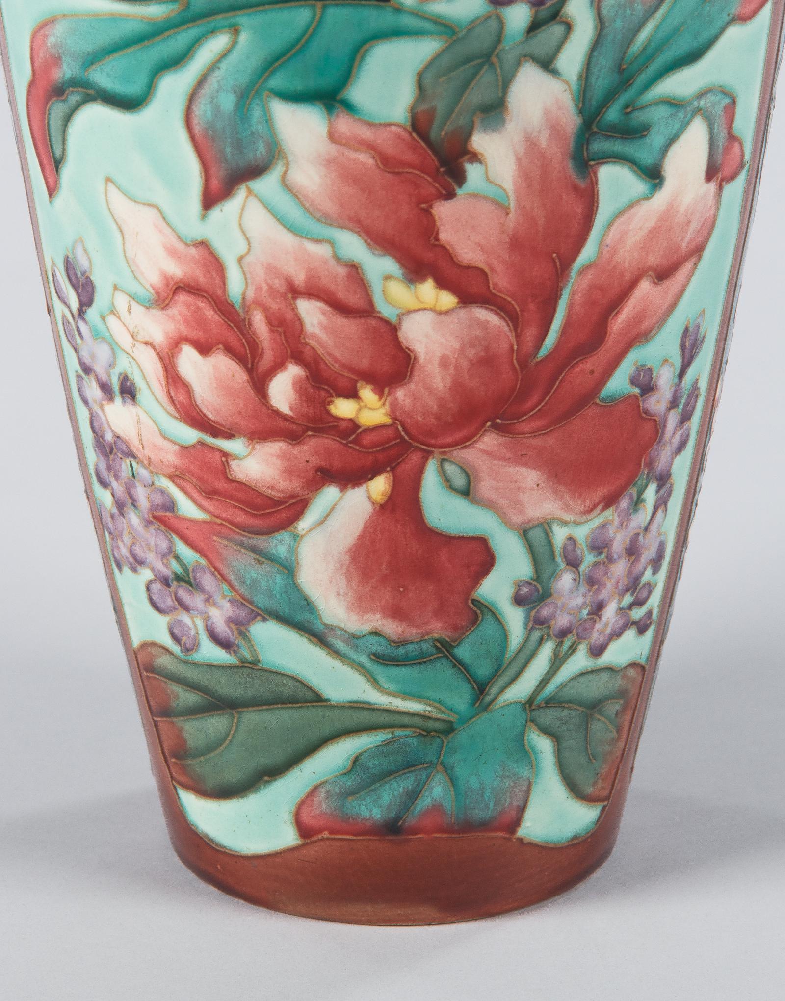 Longchamp Majolica Ceramic Vase, 1900s In Good Condition In Austin, TX