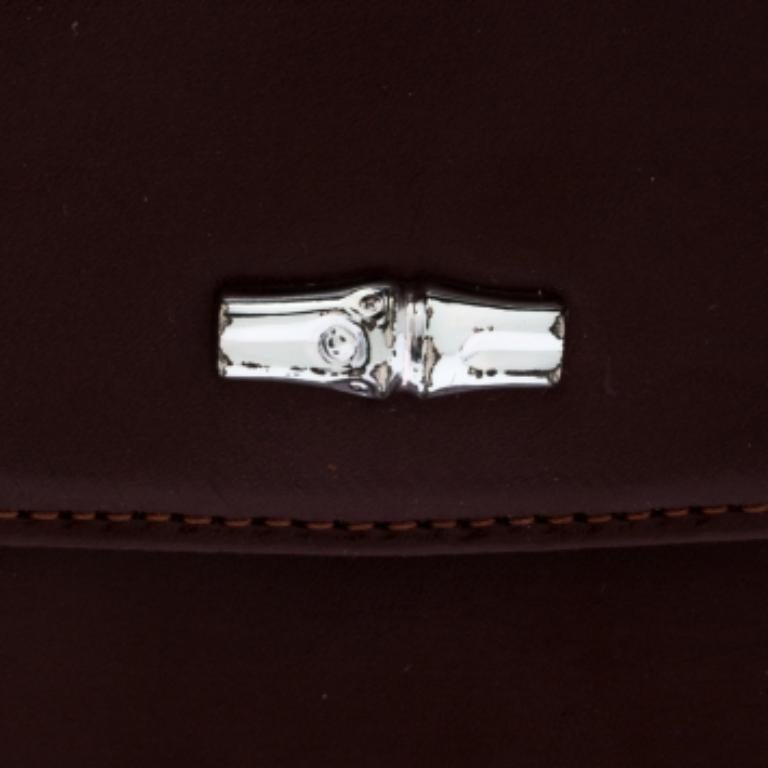 Portafoglio compatto Longchamps in pelle marrone Roseau in vendita 5