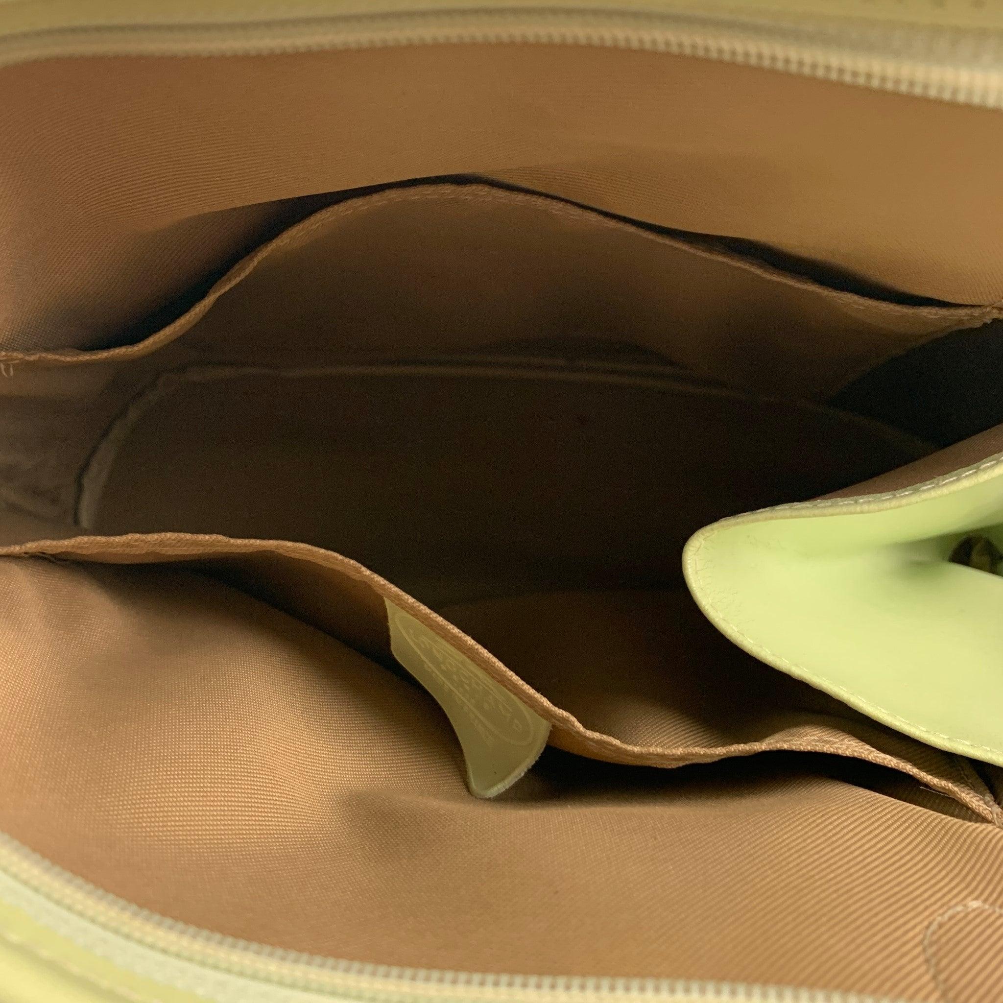 Longchamps Sac à bandoulière en faux cuir menthe Bon état à San Francisco, CA