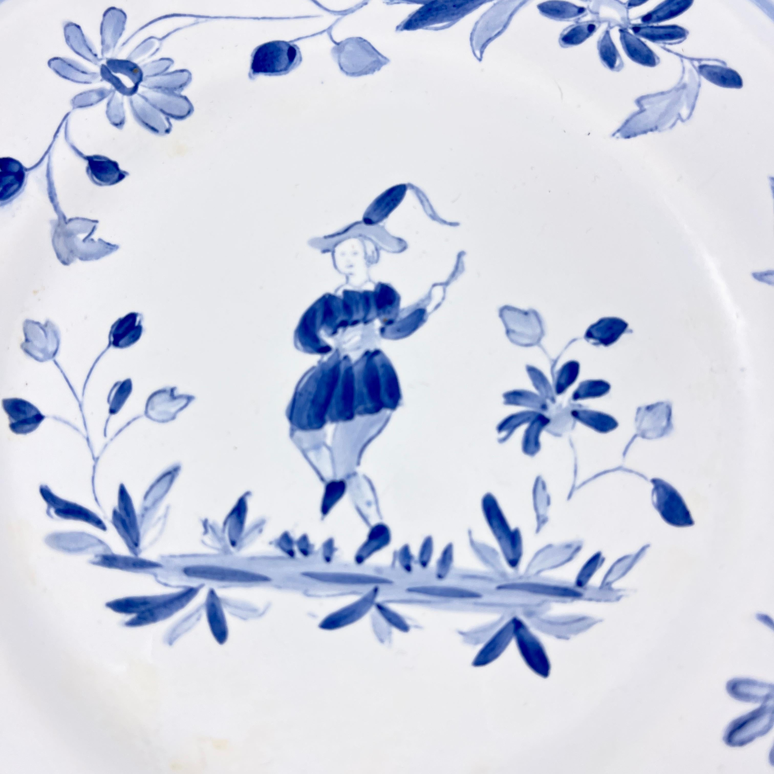 Longchamp Moustiers French Faïence Hand Painted Canapé Plates, Set/4 In Good Condition In Philadelphia, PA
