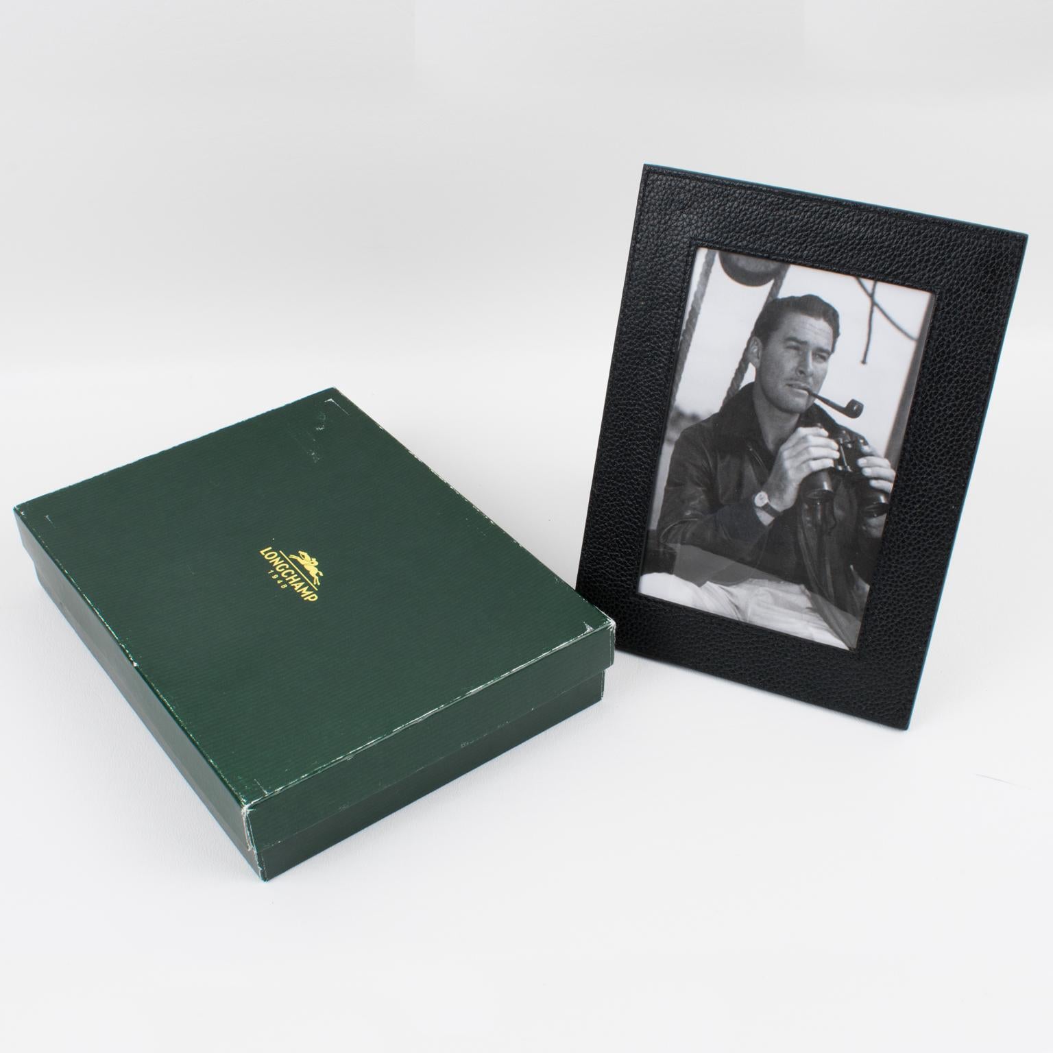 Portarretratos de cuero pespunteado Longchamp París, hacia 1980 Francés en venta