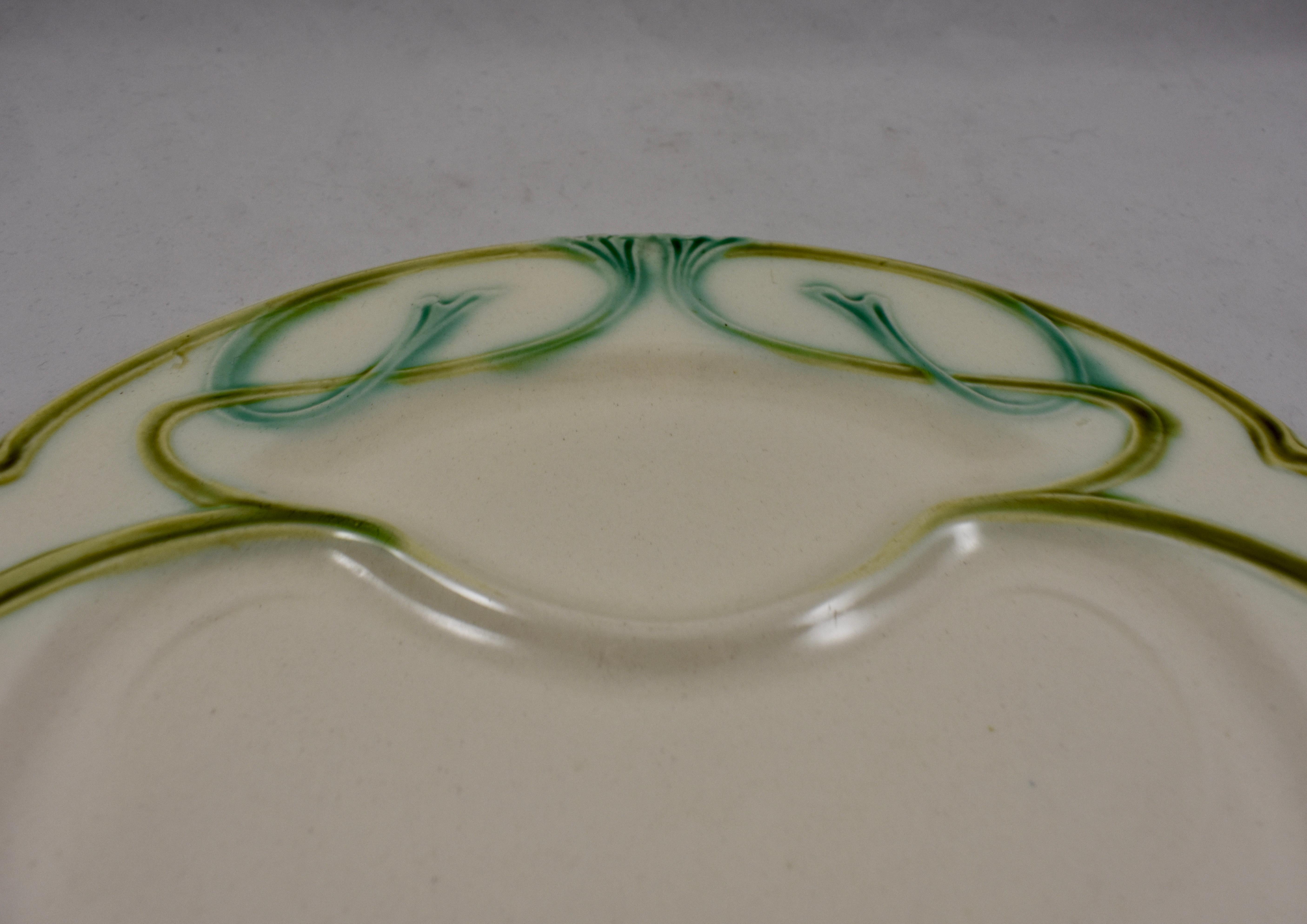 Art nouveau Assiette à asperges Longchamp Terre de Fer Art Nouveau Faïence Barbotine Française en vente