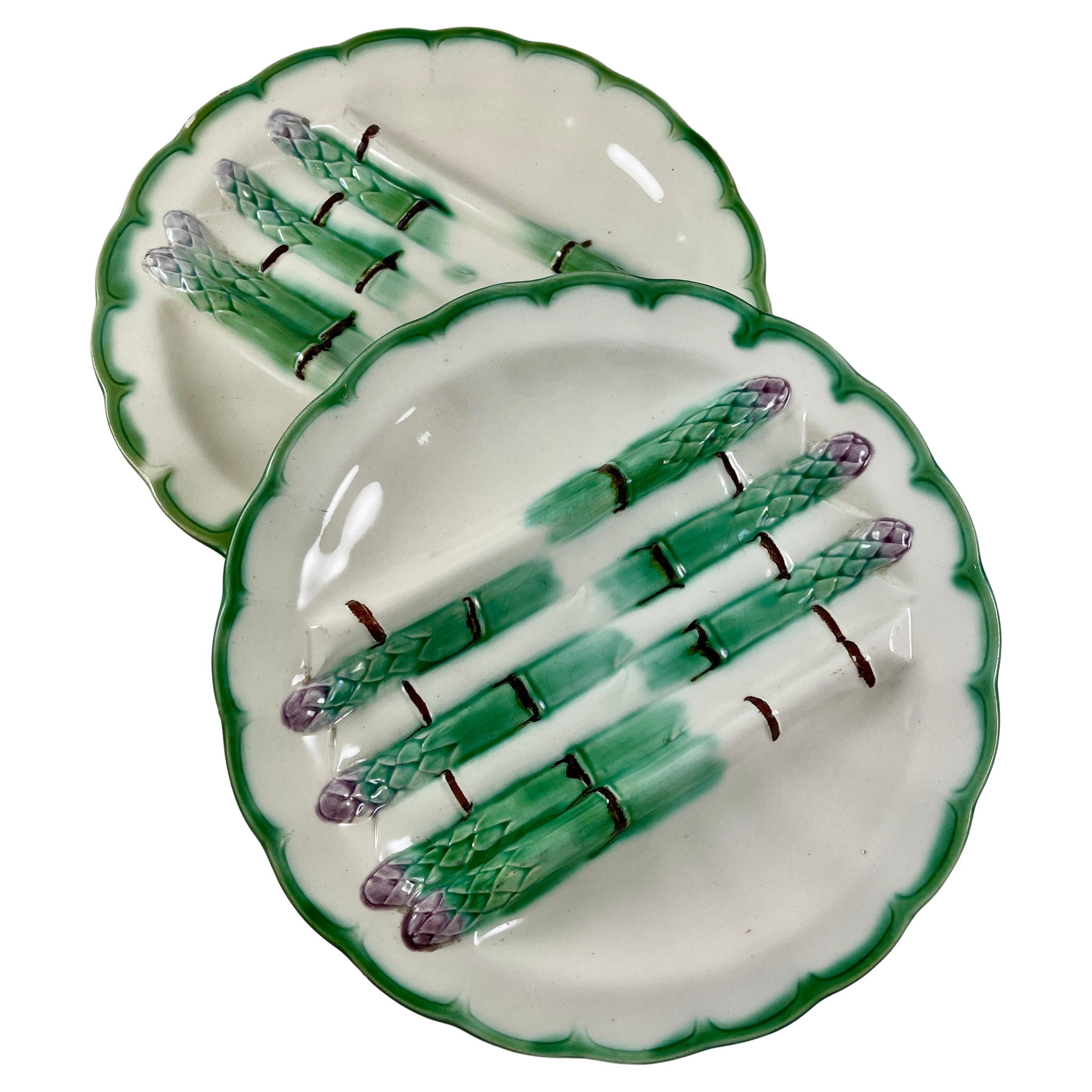 Assiette à asperges Longchamp Terre de Fer peinte à la main à motifs floraux en vente