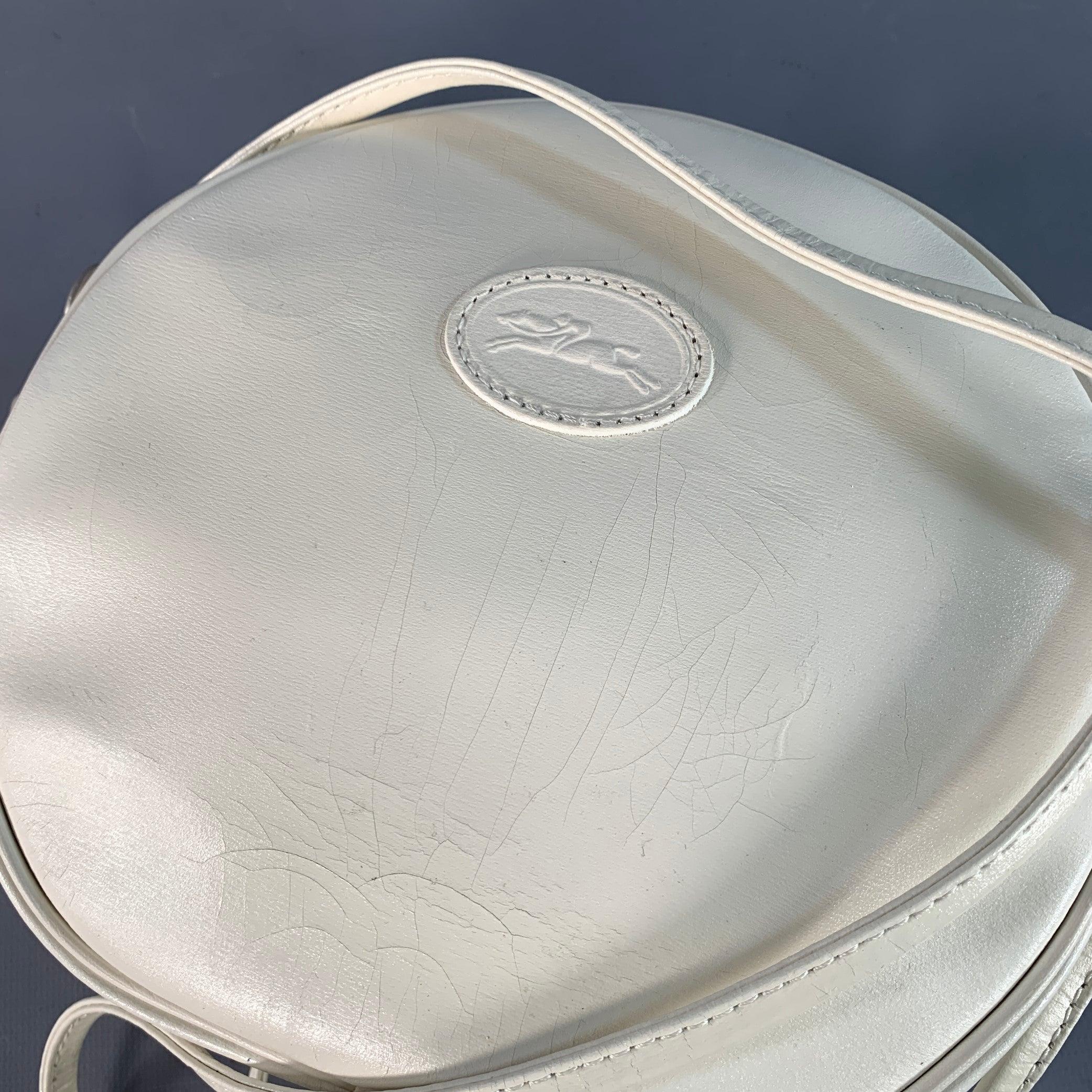 LONGCHAMP Vintage Weißes Kunstleder Runde Crossbody Handtasche im Angebot 2