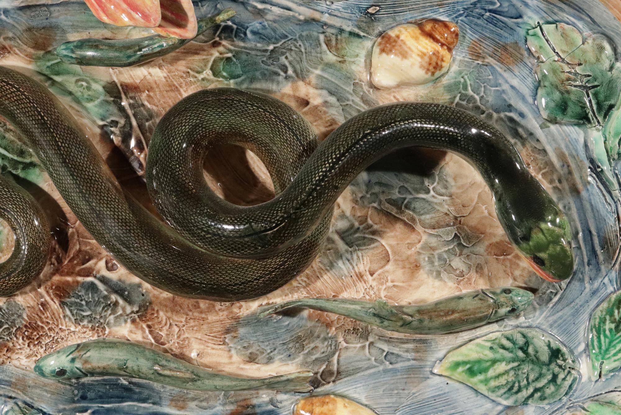 La ménagerie sauvage de Longchamp en majolique :  Plat à Palissy en majolique française en vente 5