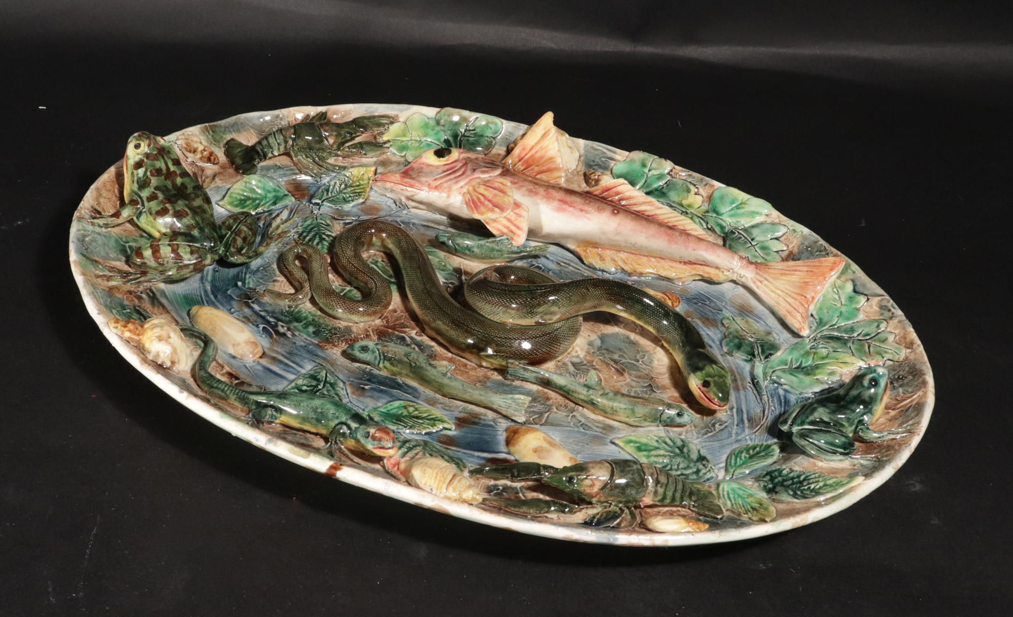 La ménagerie sauvage de Longchamp en majolique :  Plat à Palissy en majolique française en vente 7