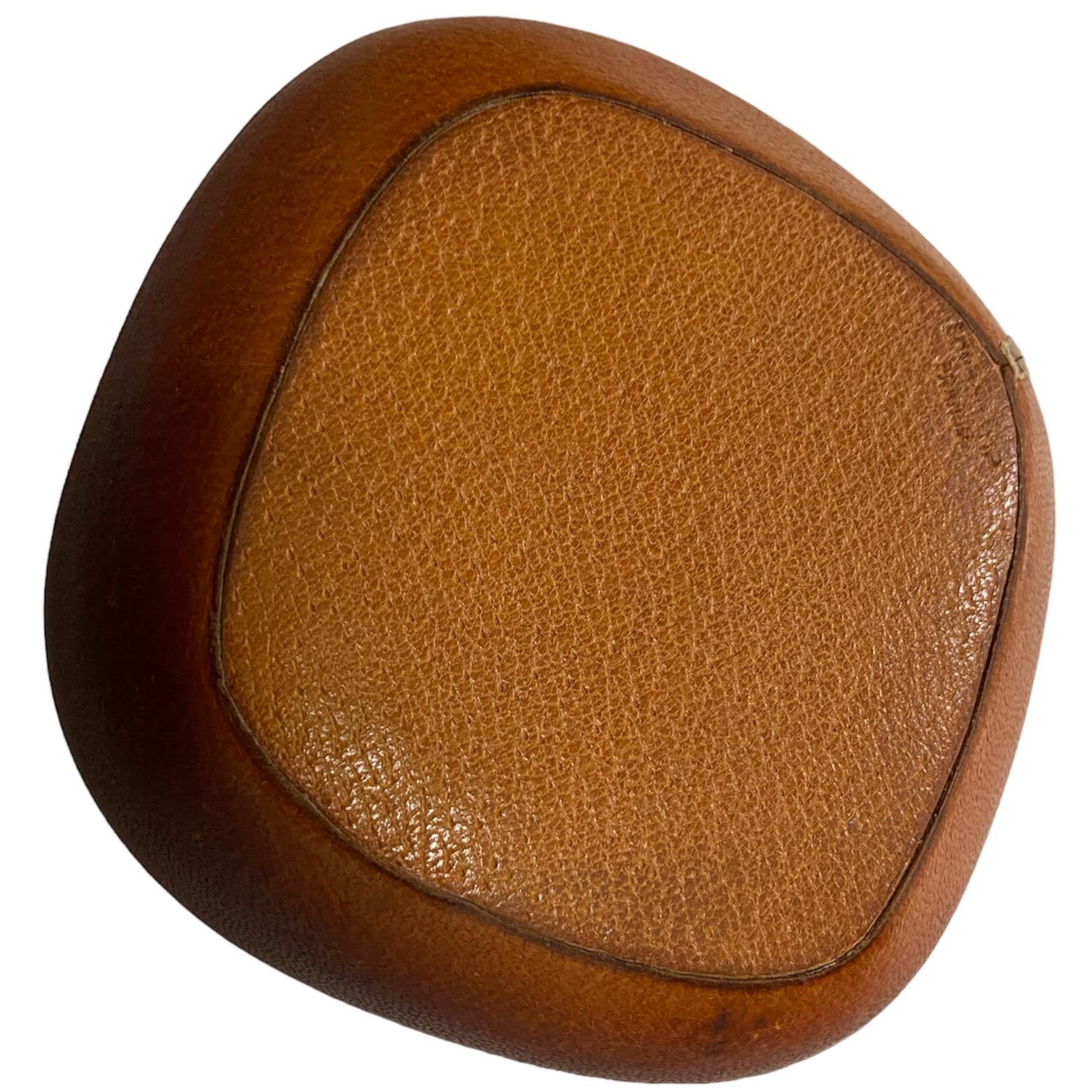 Ceramic Longchamp leather and ceramic pipe holder, ashtray, stamped, French, circa 1955 For Sale
