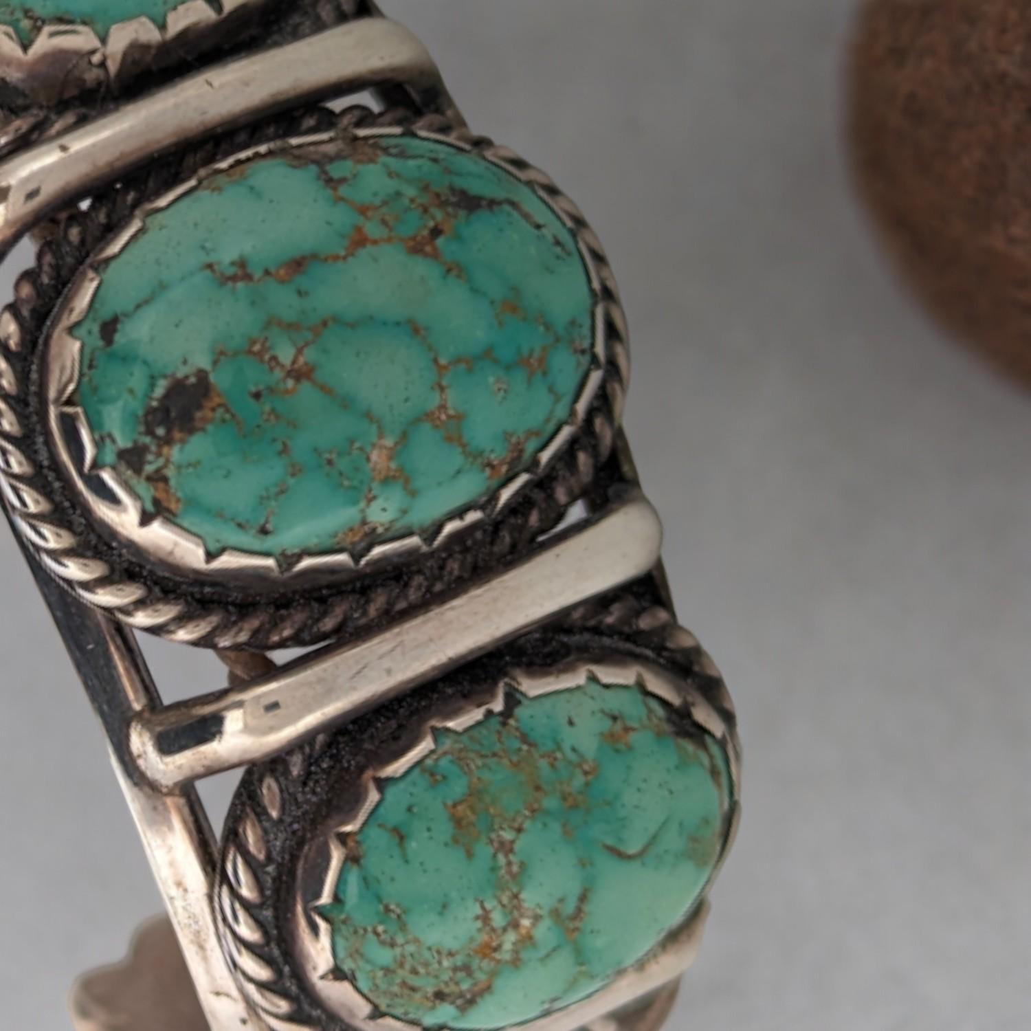 Longhorn Valley Treasure: Vintage Turquoise Cuff Bracelet In New Condition In Greeneville, TN