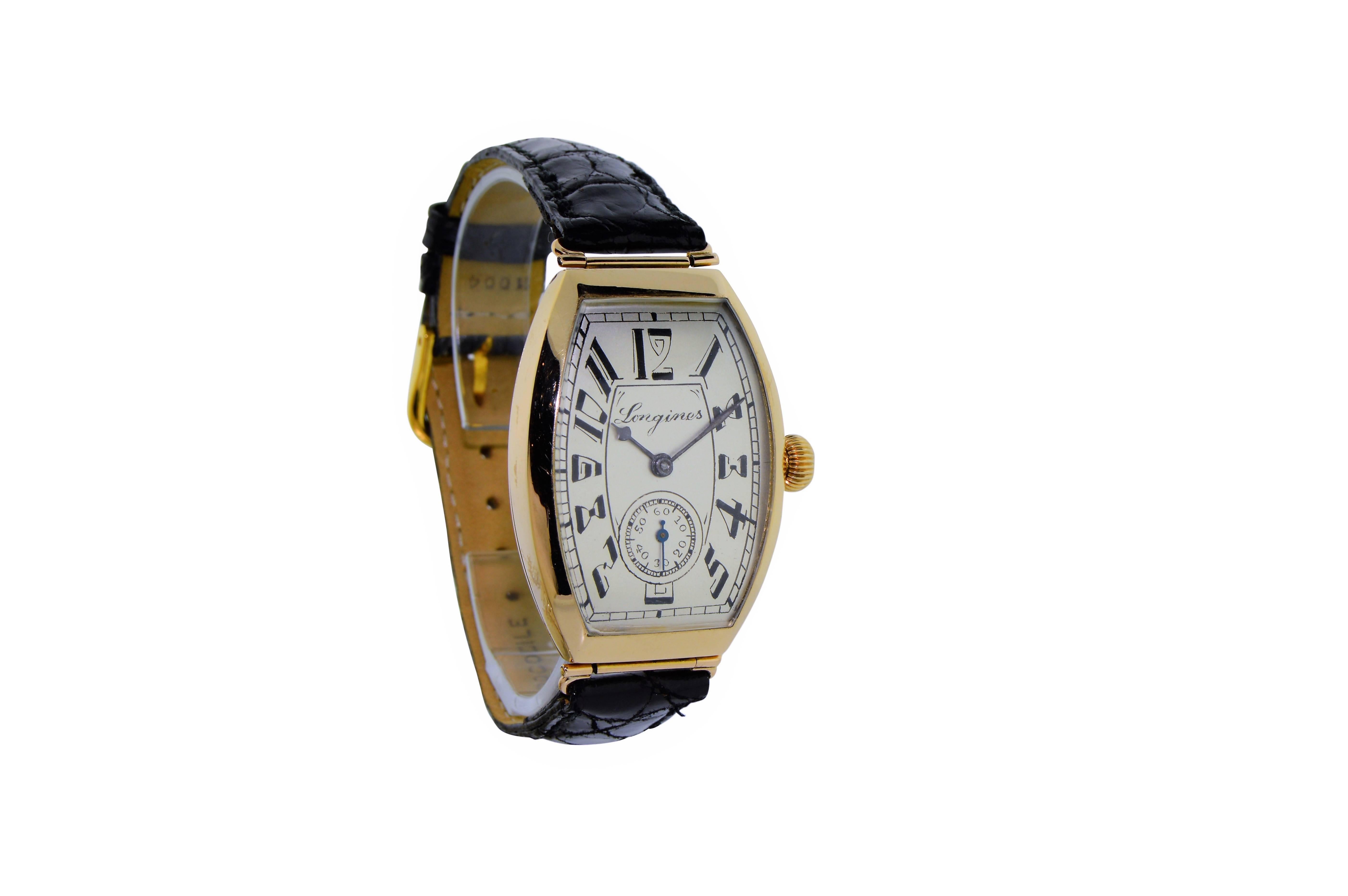 Longines 14 Karat Gold Art Deco Tonneau-Handuhr in Form einer Tonneau-Uhr, um 1920 für Damen oder Herren im Angebot