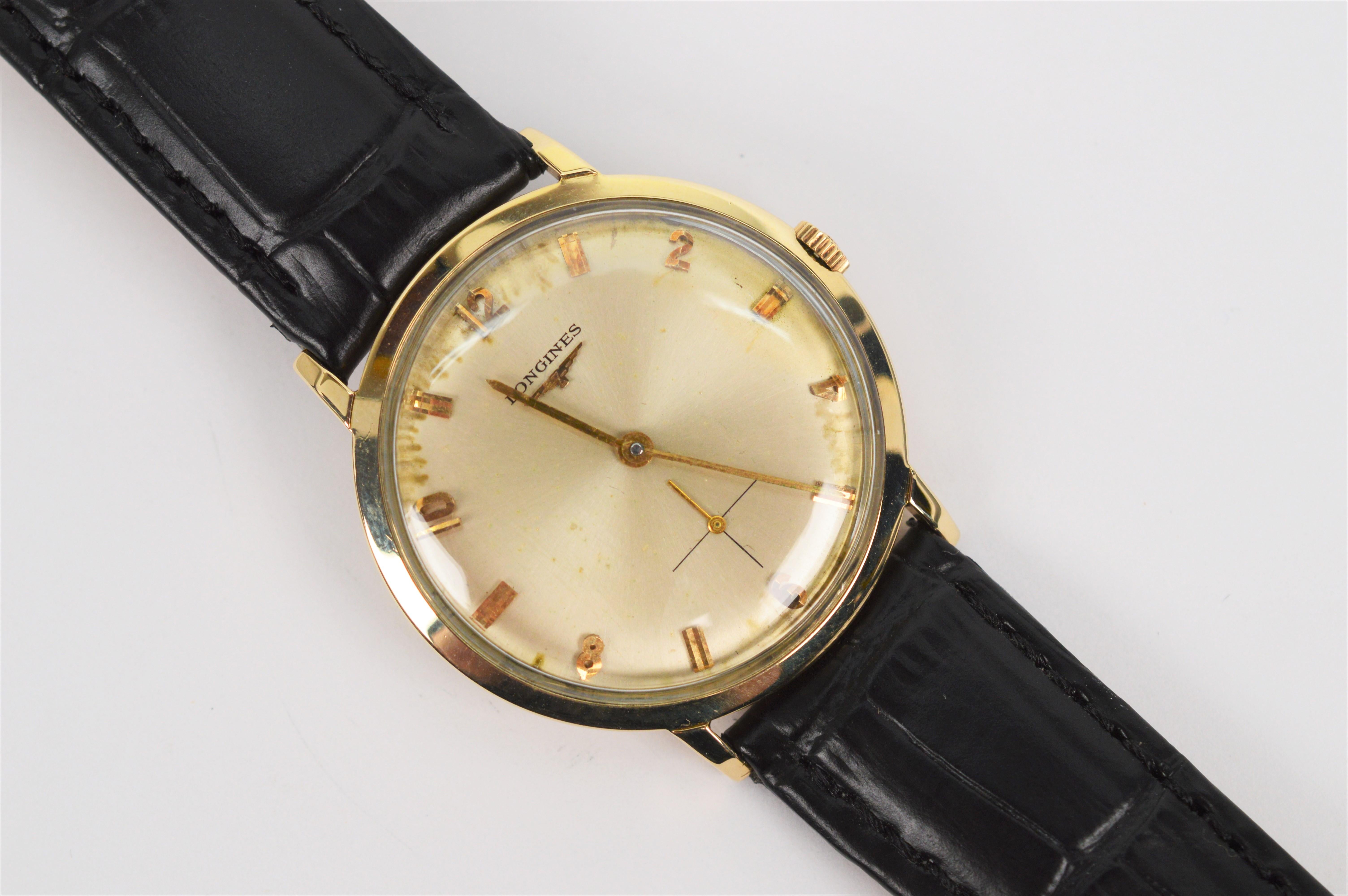 Longines 14 Karat White Gold Men's Classic Dress Watch Model 370 In Good Condition For Sale In Mount Kisco, NY