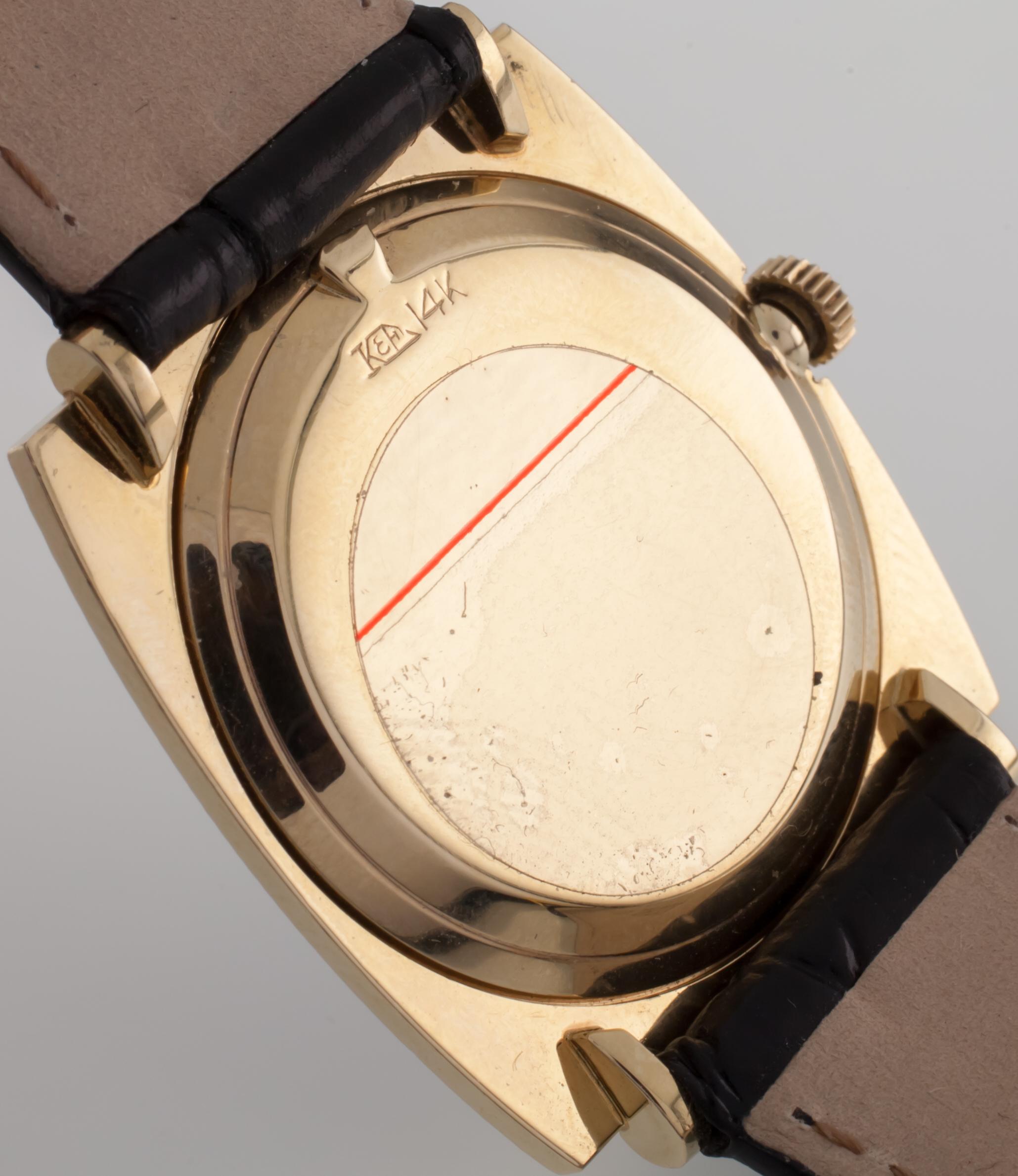 Longines 14k Gelbgold Herren-Hand-Winding-Uhr mit schwarzem Lederband im Angebot 2