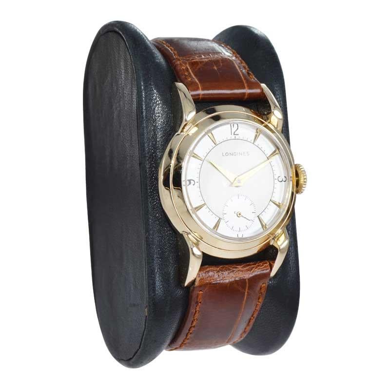 Longines 14 Karat Solid Gold Art Deco Wristwatch, circa 1940s In Excellent Condition In Long Beach, CA