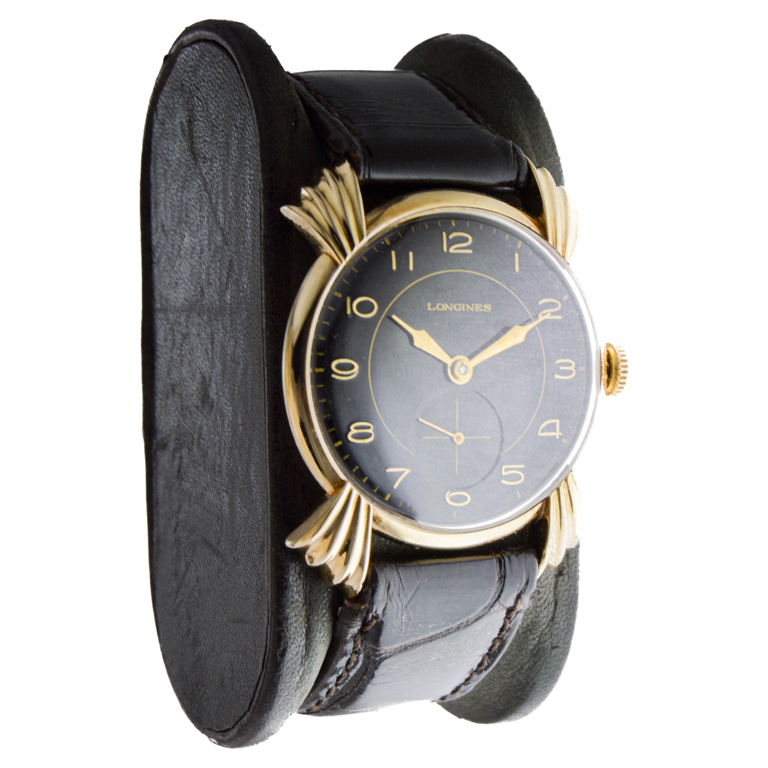 Longines 14Kt Solid Gold Rare Model Sculptured Lugs Art Deco Round Watch 1940's In Excellent Condition For Sale In Long Beach, CA