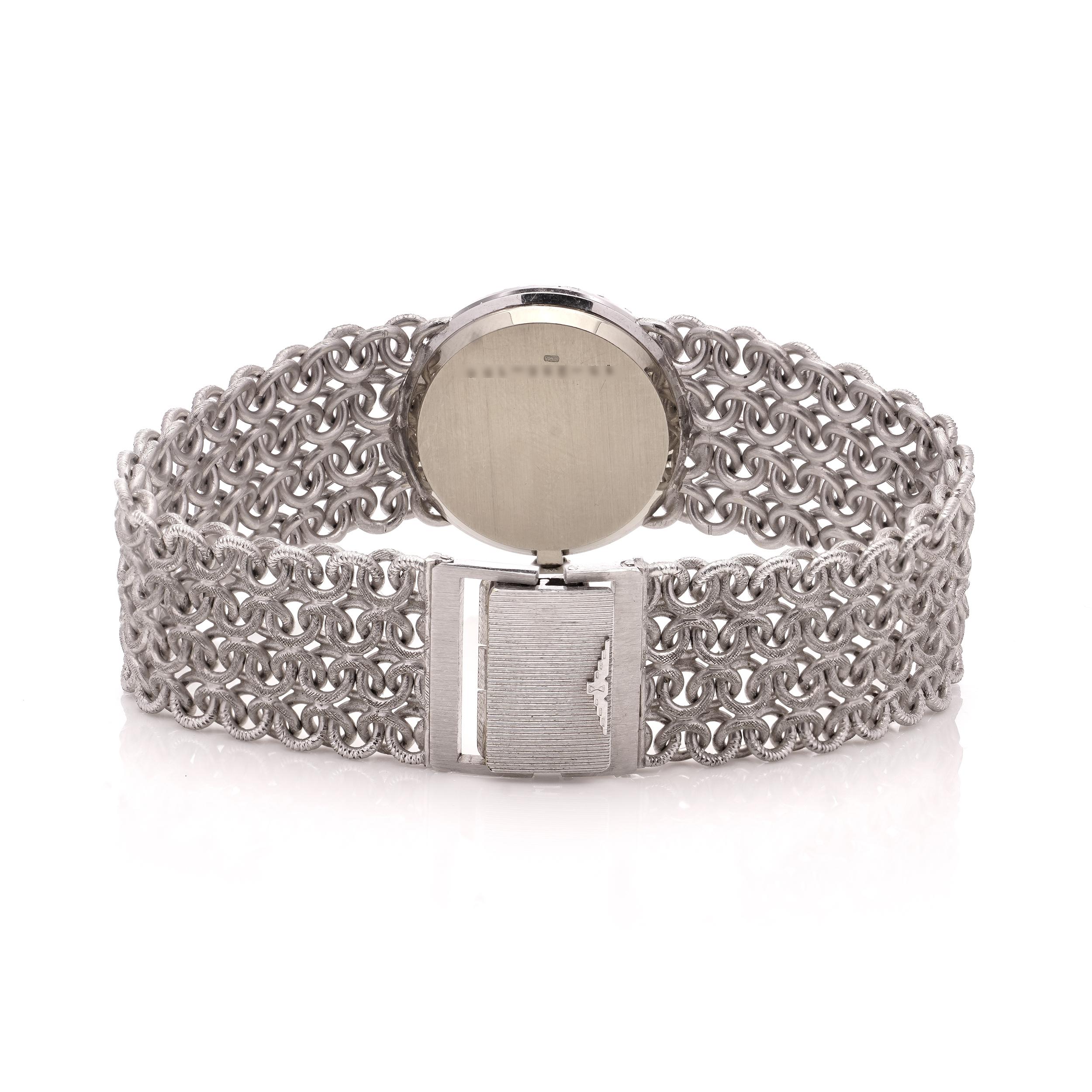 Longines Montre-bracelet pour femme en or blanc 18 carats avec lunette sertie de diamants en vente 1