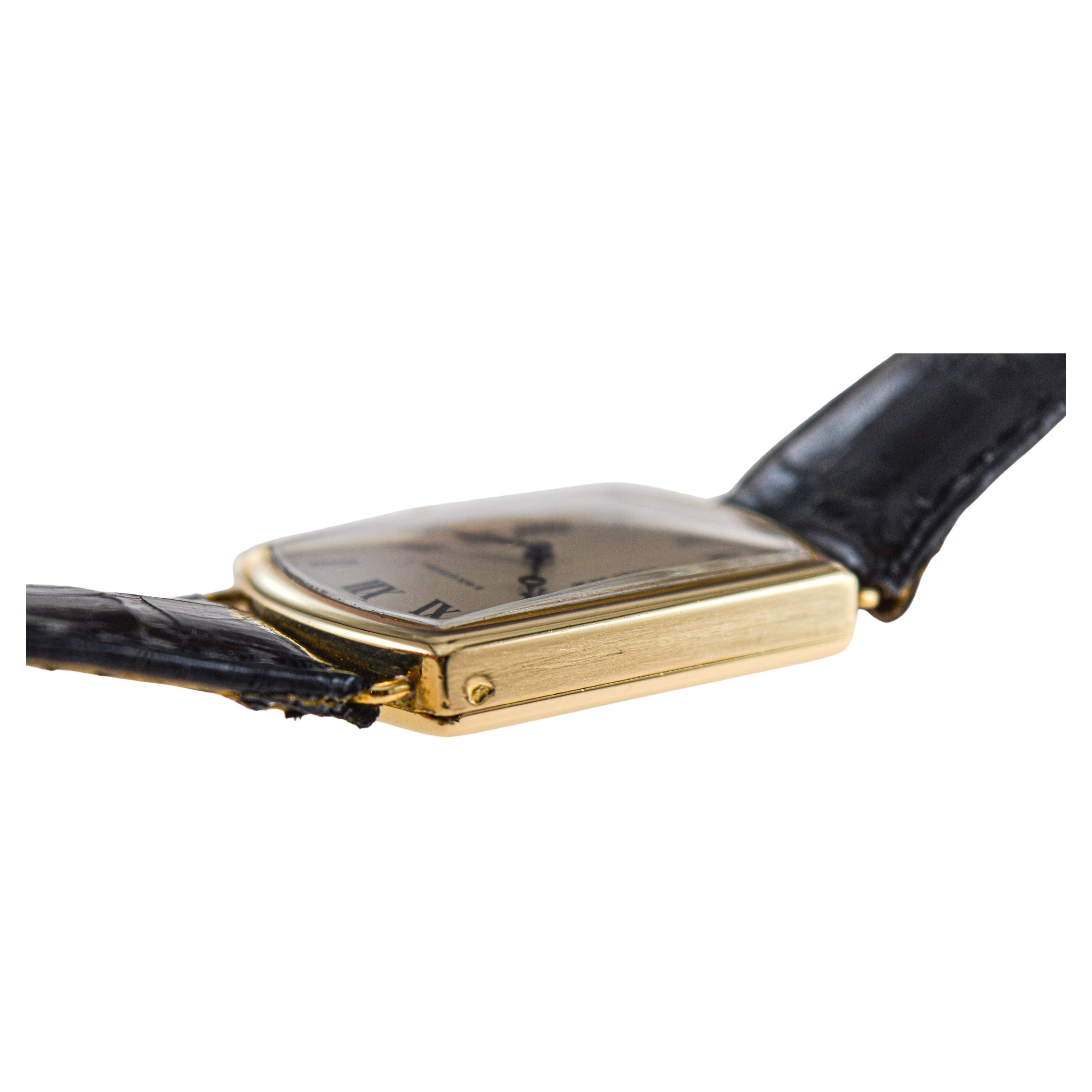 Longines 18 carats Montre-bracelet pour homme en or jaune, Hallmark français des années 1930 en vente 1